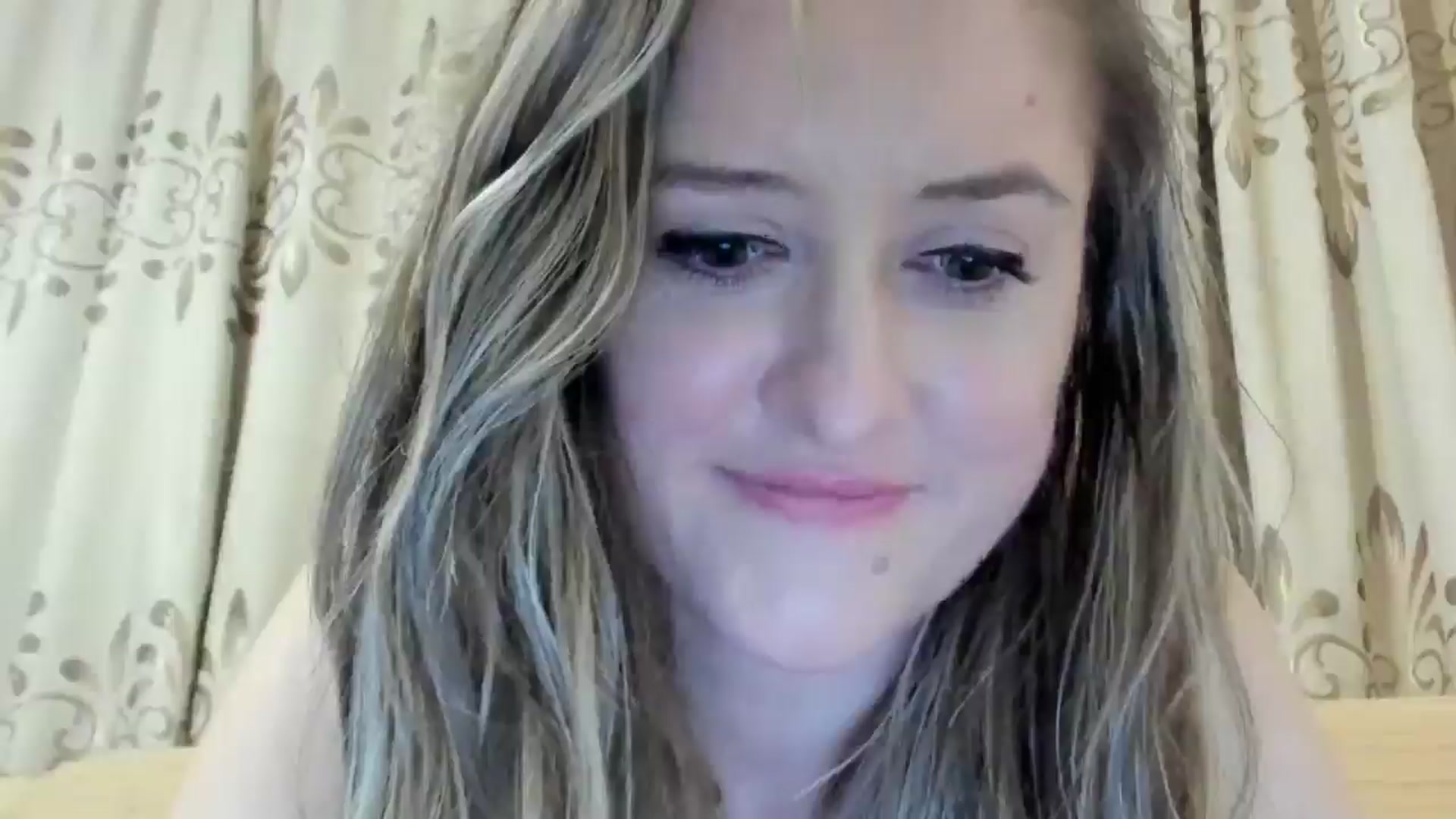 Gallery image thumbnail from BestDream's myfreecams stream on, 06/17/2024, 22:14 image 17 of 20