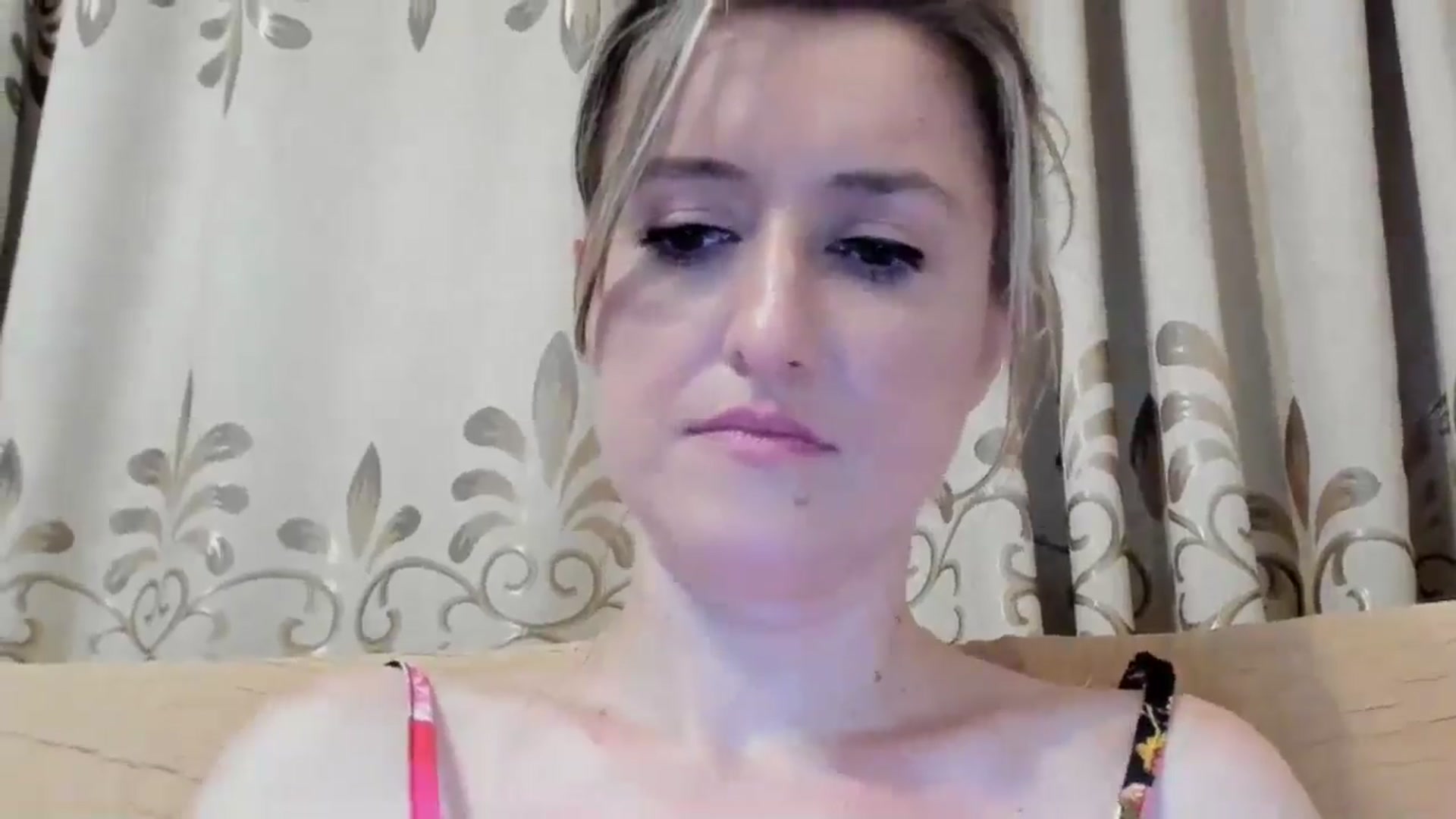 Gallery image thumbnail from BestDream's myfreecams stream on, 06/17/2024, 23:54 image 14 of 20