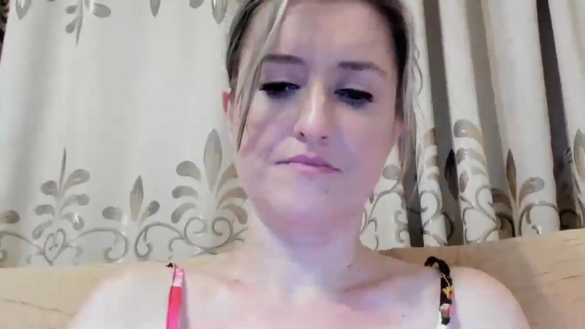 Gallery image thumbnail from BestDream's myfreecams stream on, 06/17/2024, 23:54 image 16 of 20