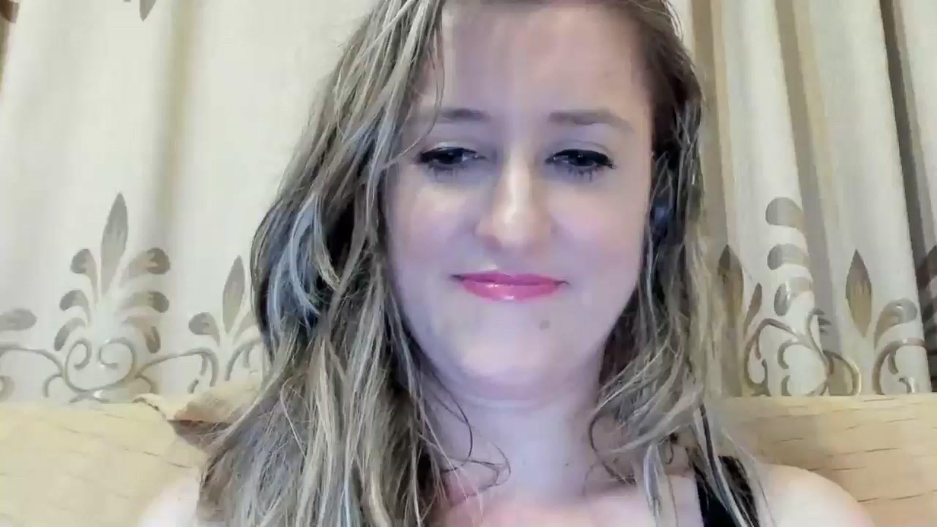 Gallery image thumbnail from BestDream's myfreecams stream on, 06/18/2024, 23:12 image 19 of 20
