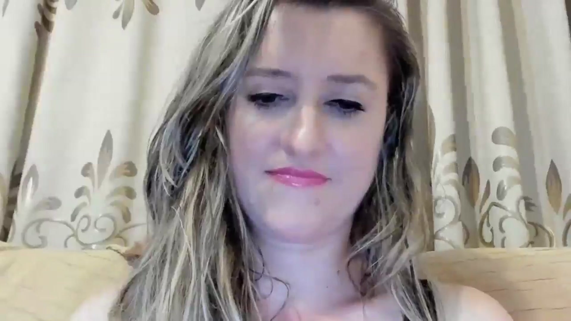 Gallery image thumbnail from BestDream's myfreecams stream on, 06/18/2024, 23:12 image 8 of 20