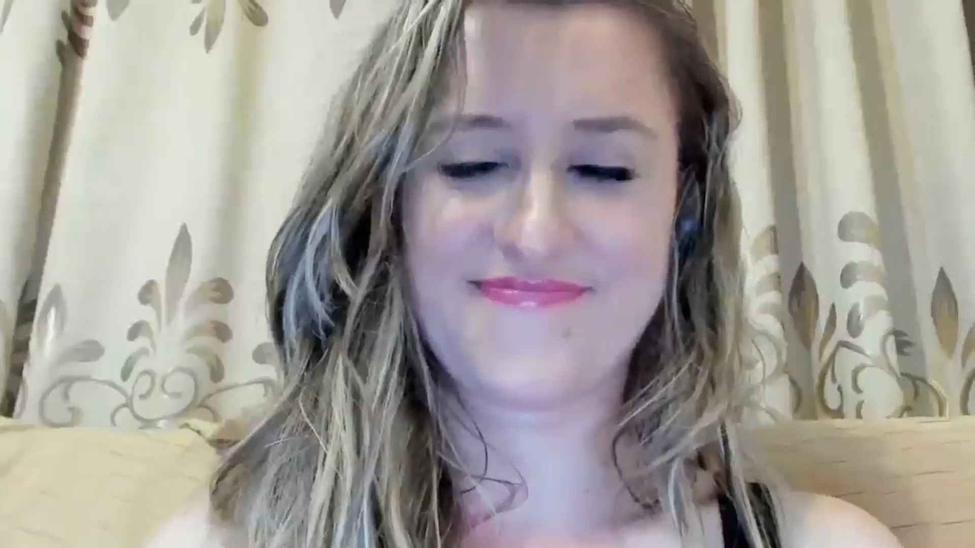 Gallery image thumbnail from BestDream's myfreecams stream on, 06/18/2024, 23:12 image 17 of 20