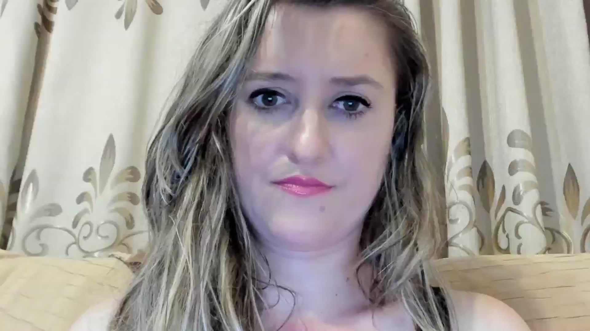 Gallery image thumbnail from BestDream's myfreecams stream on, 06/18/2024, 23:12 image 7 of 20