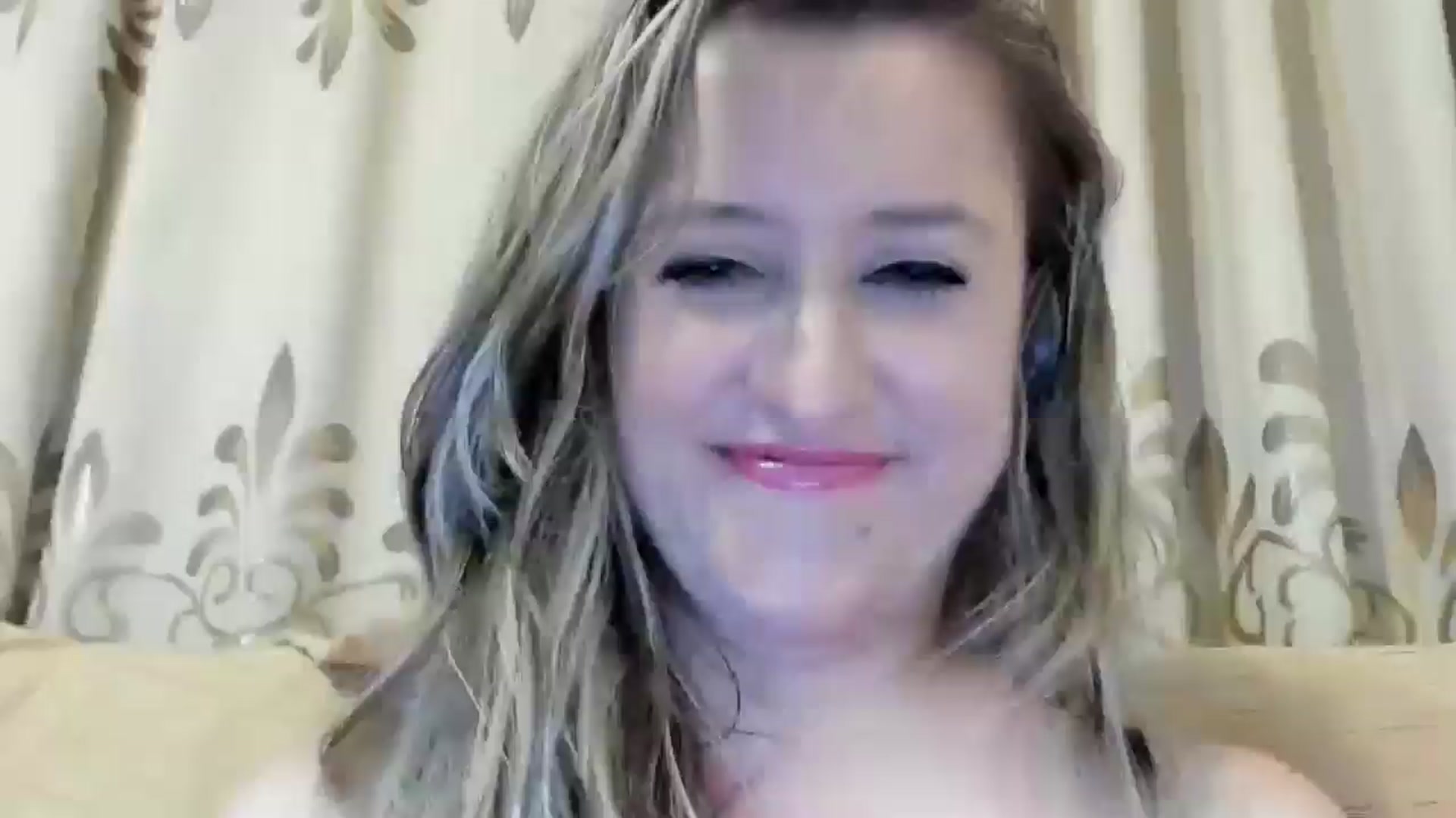 Gallery image thumbnail from BestDream's myfreecams stream on, 06/18/2024, 23:12 image 15 of 20