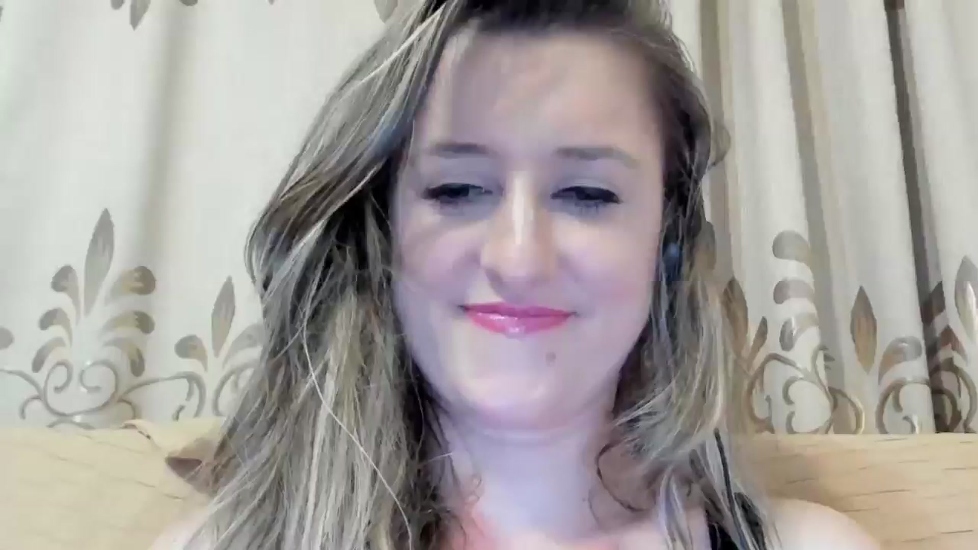 Gallery image thumbnail from BestDream's myfreecams stream on, 06/18/2024, 23:25 image 7 of 20
