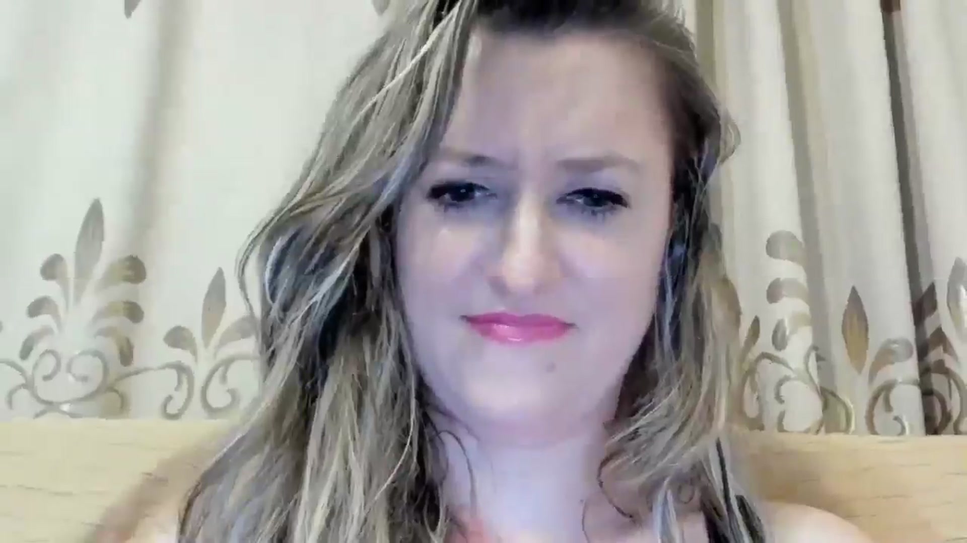 Gallery image thumbnail from BestDream's myfreecams stream on, 06/18/2024, 23:25 image 13 of 20