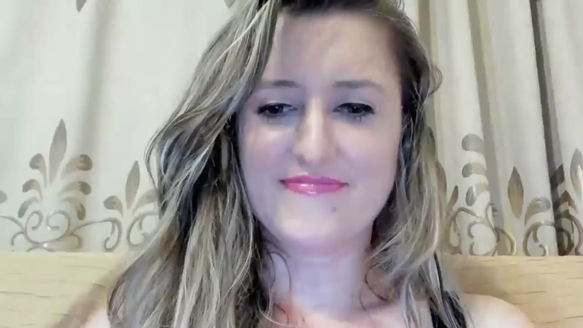 Gallery image thumbnail from BestDream's myfreecams stream on, 06/18/2024, 23:25 image 11 of 20