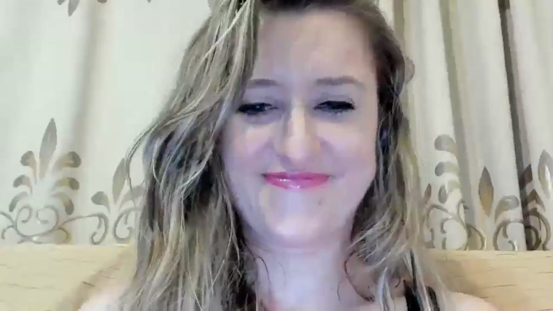 Gallery image thumbnail from BestDream's myfreecams stream on, 06/18/2024, 23:25 image 17 of 20