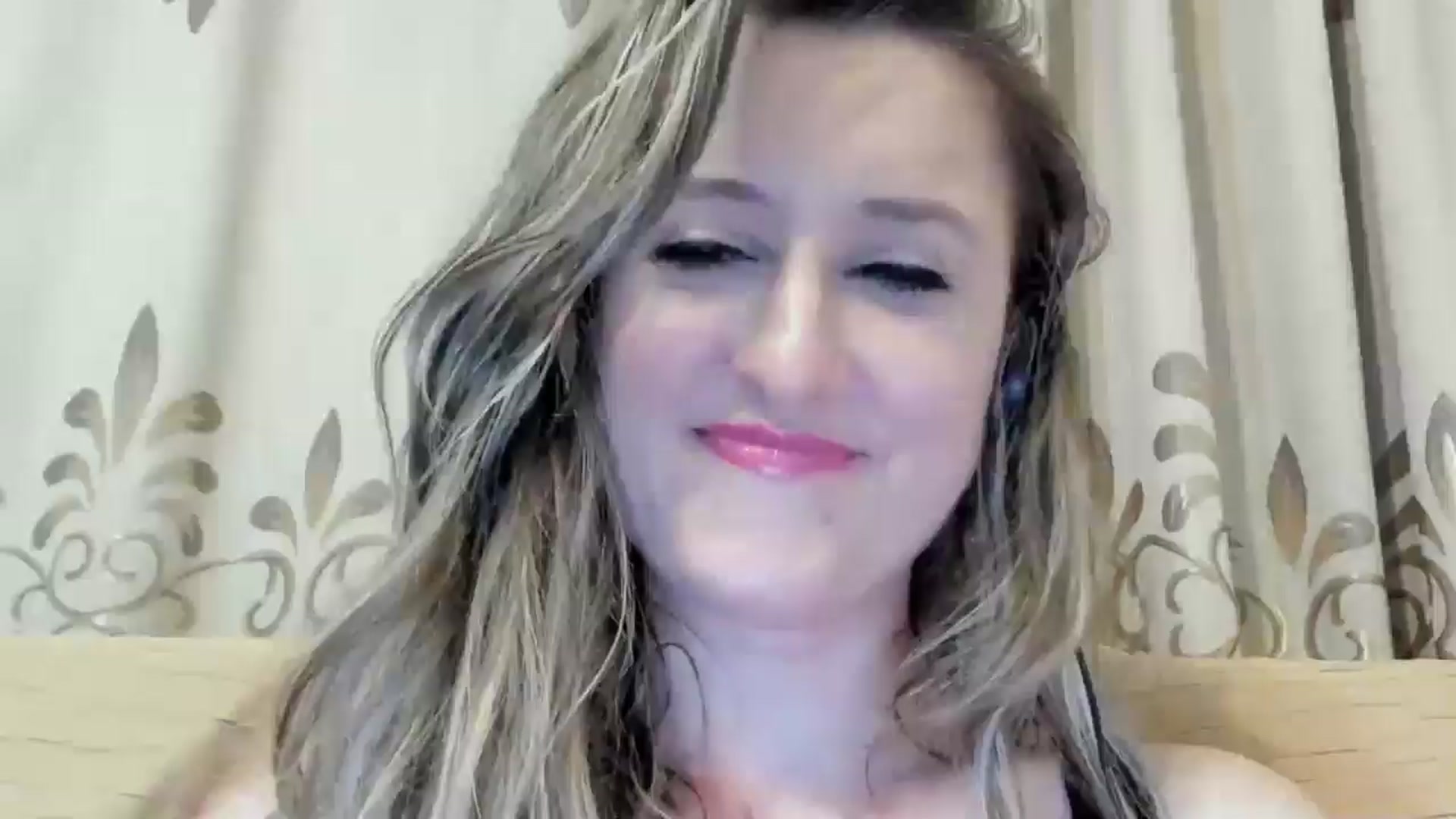 Gallery image thumbnail from BestDream's myfreecams stream on, 06/18/2024, 23:25 image 15 of 20