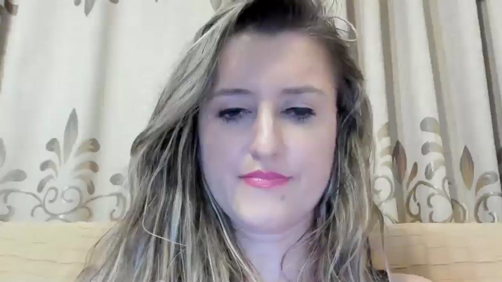 Gallery image thumbnail from BestDream's myfreecams stream on, 06/19/2024, 24:00 image 8 of 20