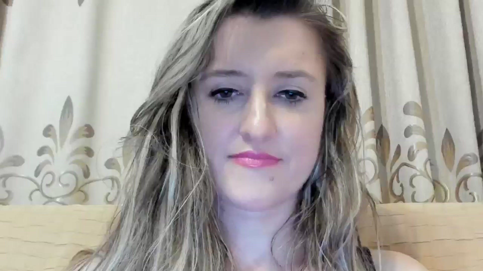 Gallery image thumbnail from BestDream's myfreecams stream on, 06/19/2024, 24:00 image 5 of 20