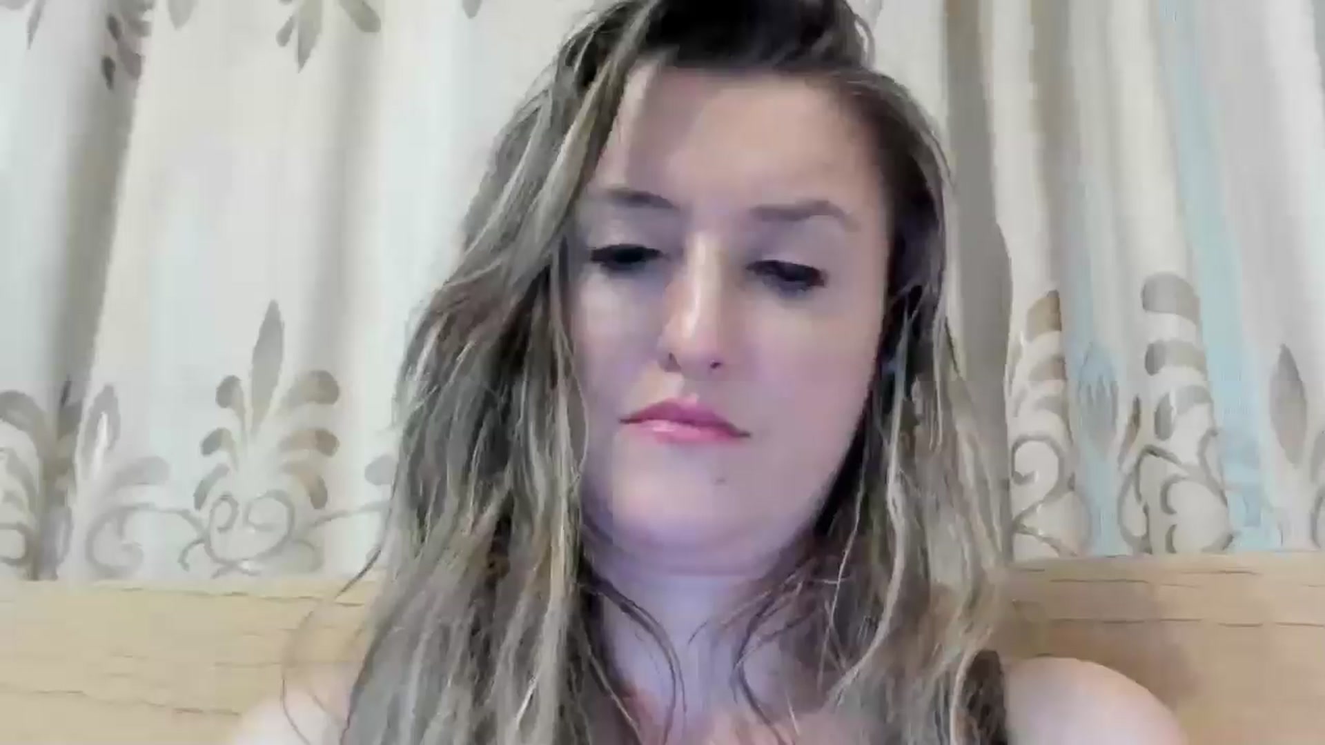 Gallery image thumbnail from BestDream's myfreecams stream on, 06/19/2024, 03:14 image 13 of 20