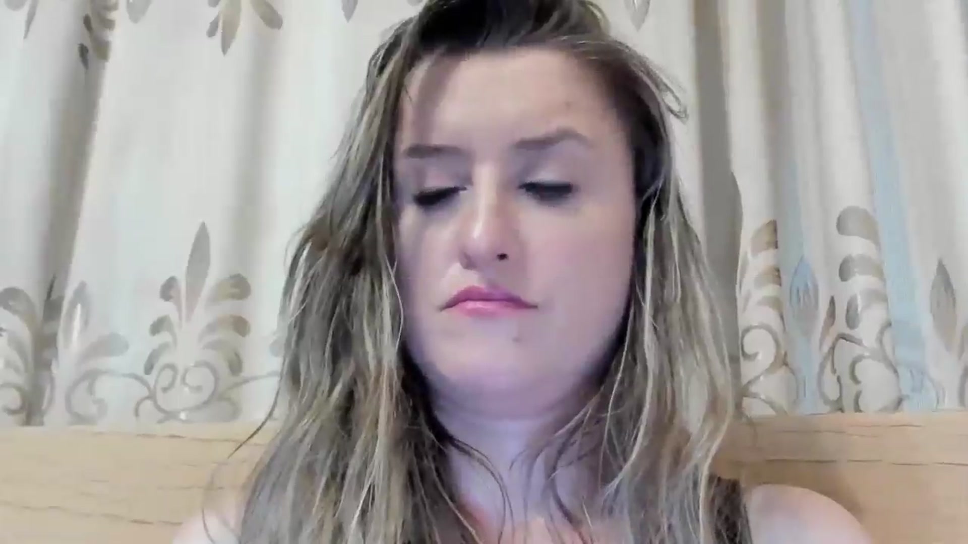 Gallery image thumbnail from BestDream's myfreecams stream on, 06/19/2024, 03:14 image 8 of 20