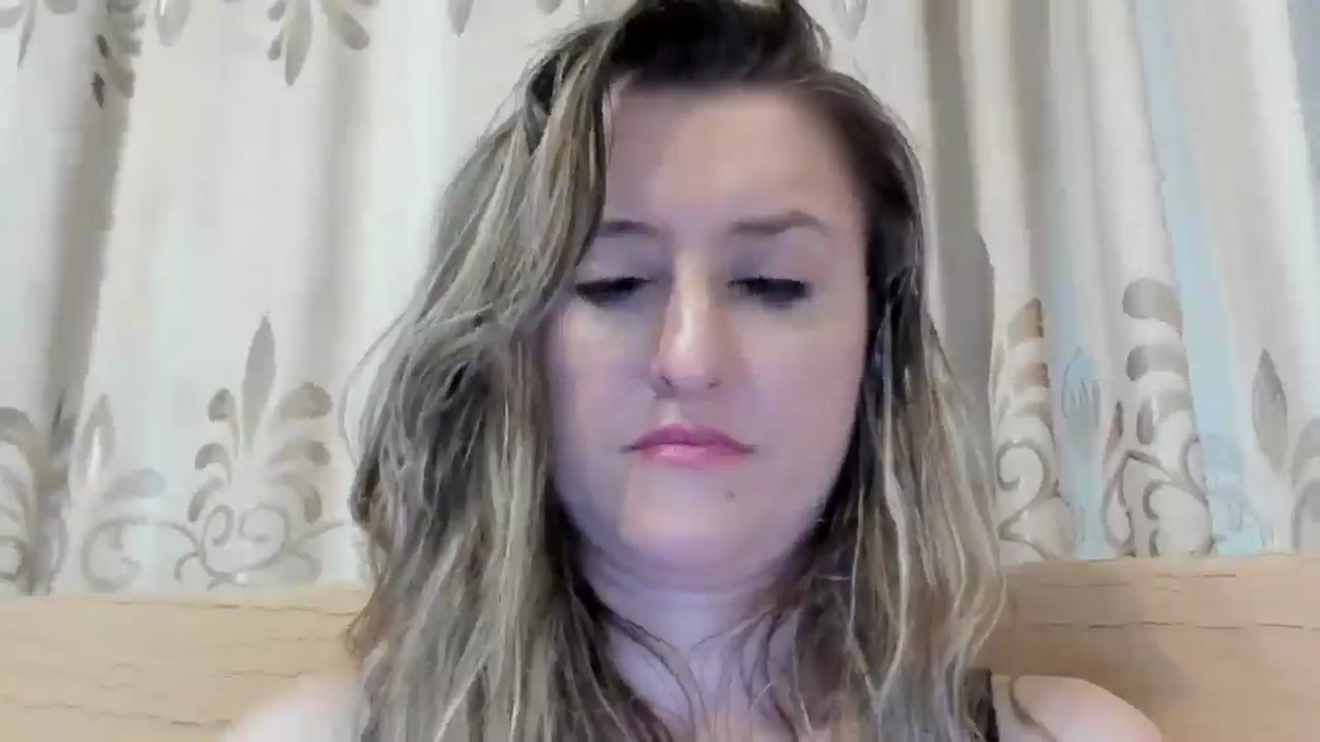 Gallery image thumbnail from BestDream's myfreecams stream on, 06/19/2024, 03:14 image 18 of 20