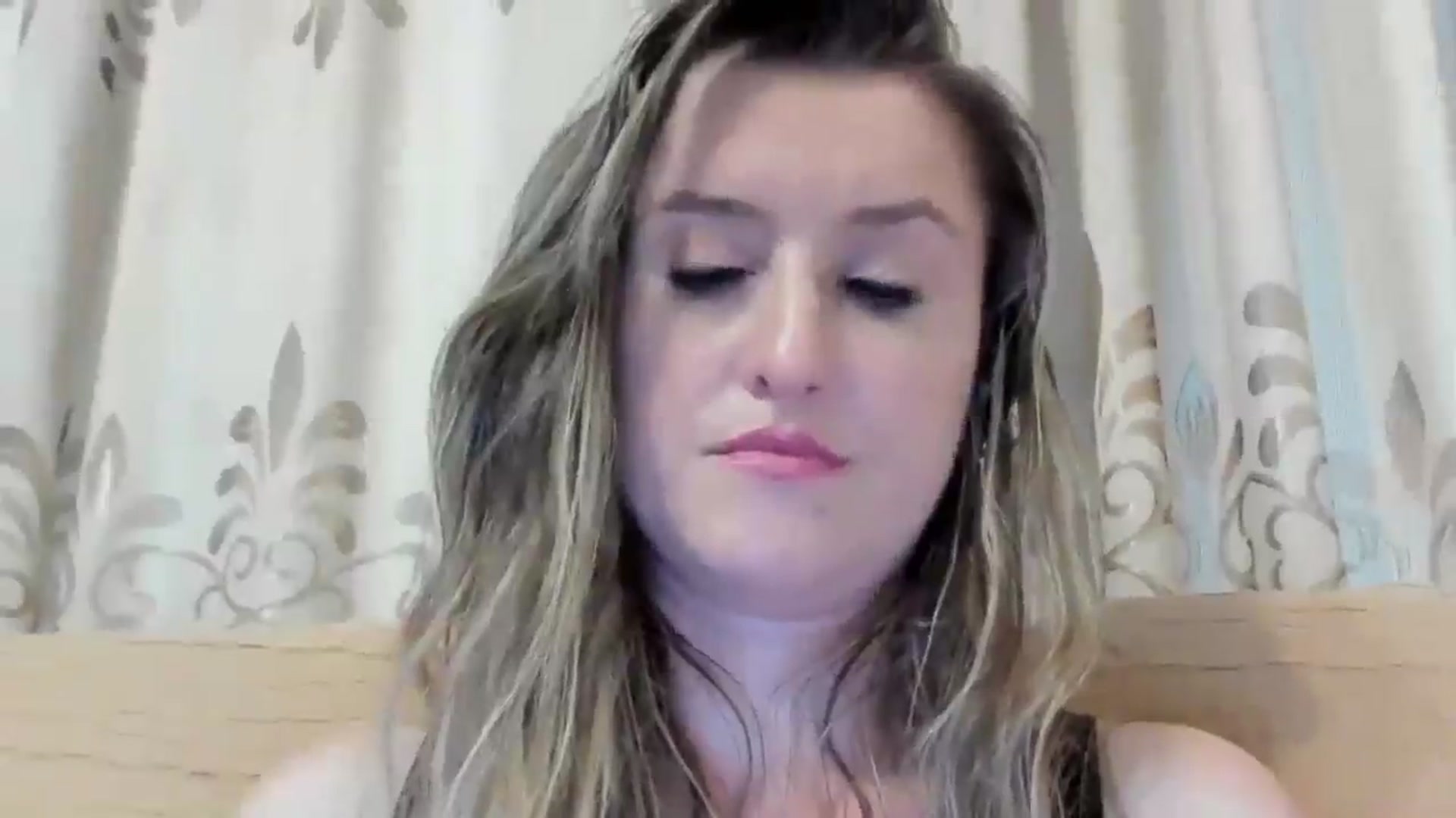 Gallery image thumbnail from BestDream's myfreecams stream on, 06/19/2024, 03:14 image 15 of 20