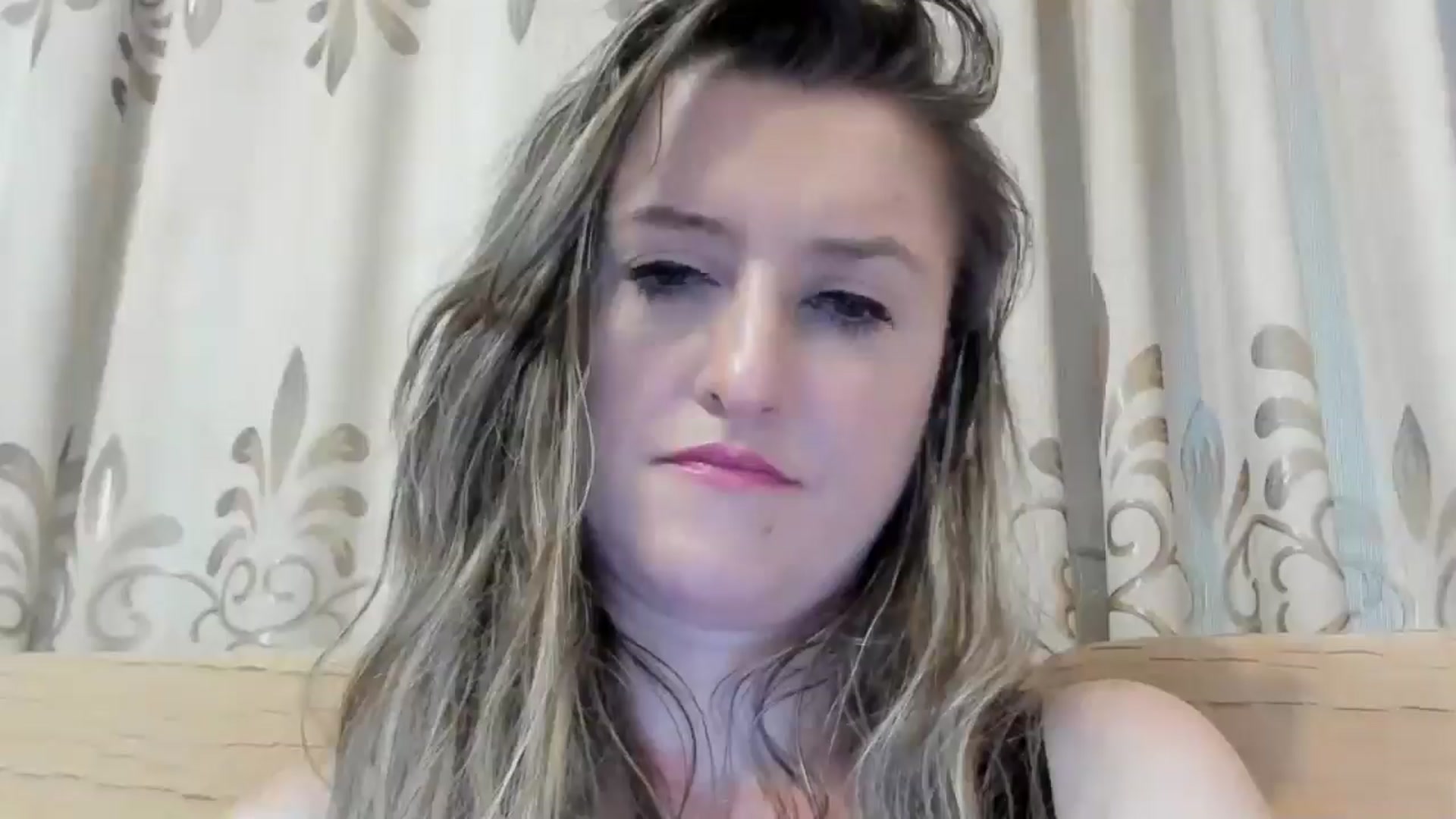 Gallery image thumbnail from BestDream's myfreecams stream on, 06/19/2024, 03:14 image 5 of 20