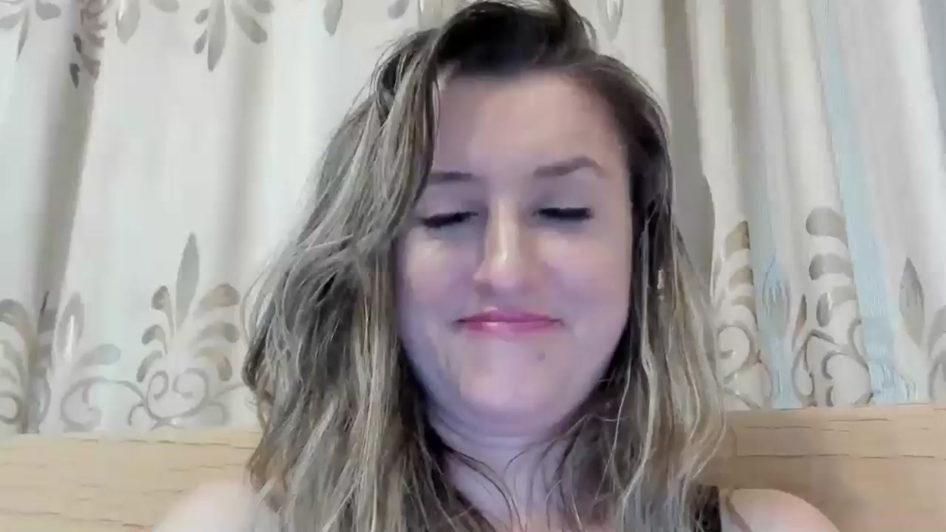 Gallery image thumbnail from BestDream's myfreecams stream on, 06/19/2024, 03:14 image 17 of 20