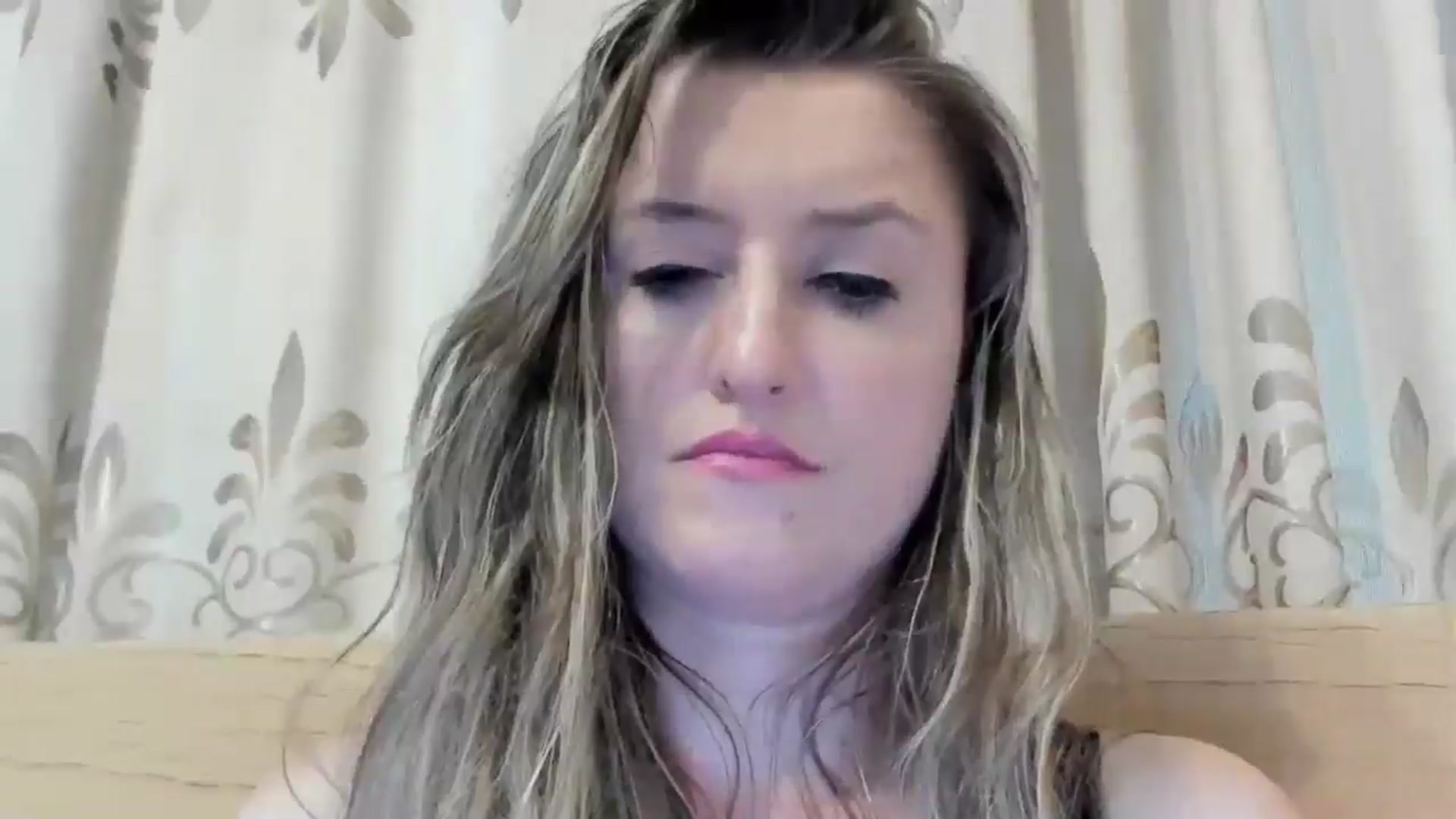 Gallery image thumbnail from BestDream's myfreecams stream on, 06/19/2024, 03:14 image 10 of 20