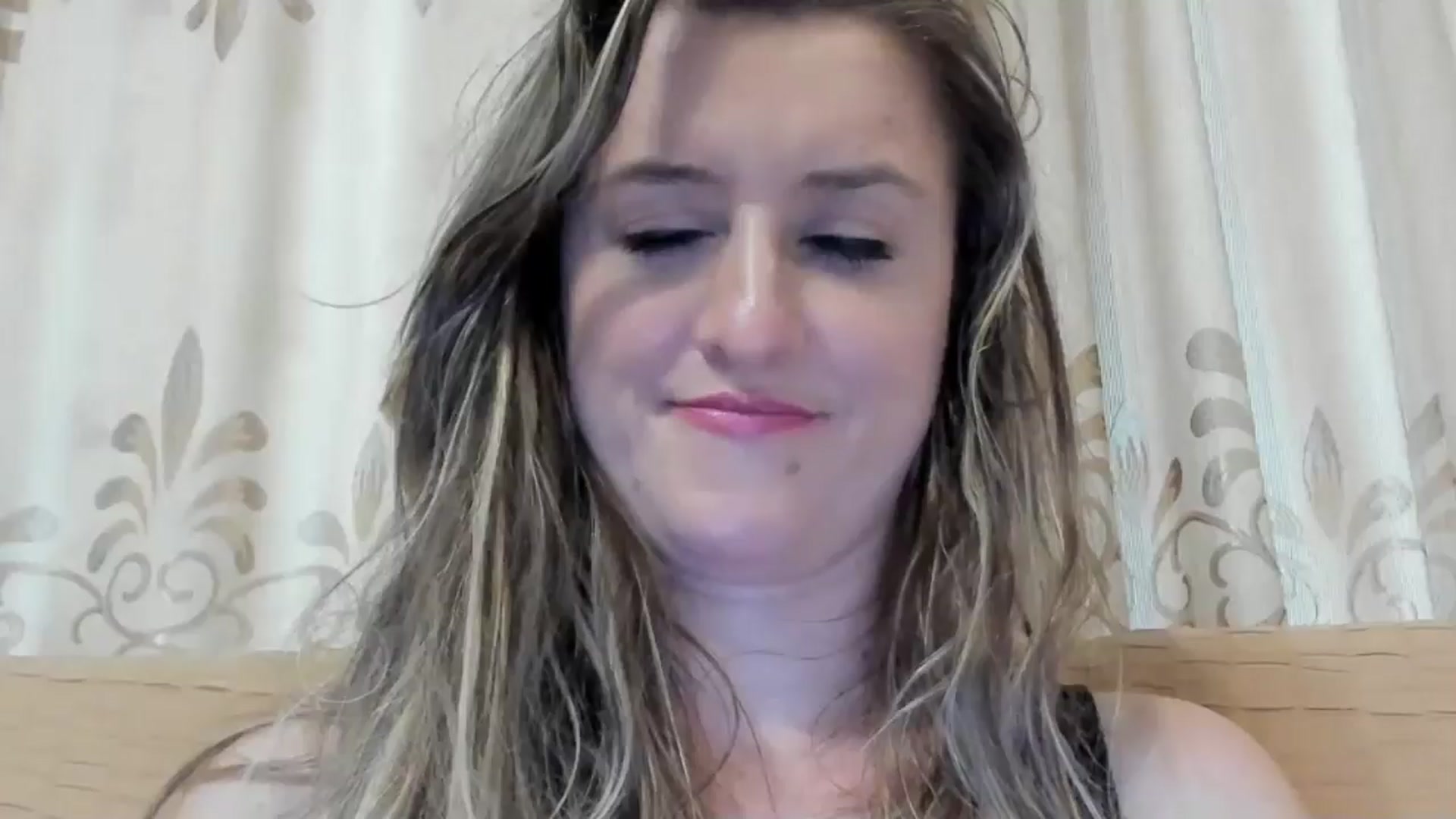 Gallery image thumbnail from BestDream's myfreecams stream on, 06/19/2024, 03:53 image 2 of 20