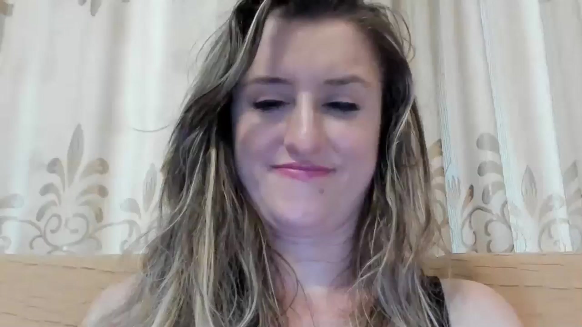 Gallery image thumbnail from BestDream's myfreecams stream on, 06/19/2024, 03:53 image 6 of 20