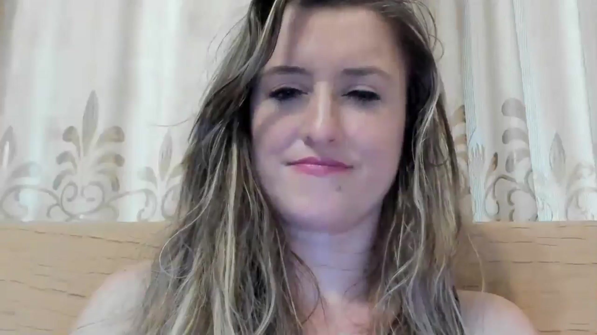 Gallery image thumbnail from BestDream's myfreecams stream on, 06/19/2024, 03:53 image 10 of 20