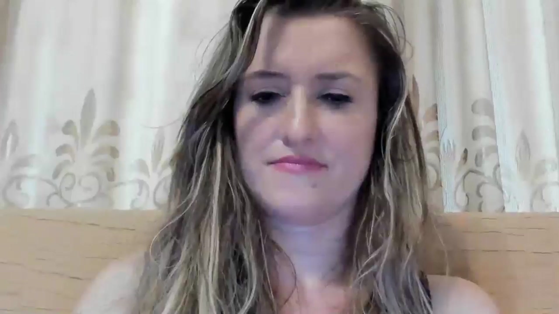 Gallery image thumbnail from BestDream's myfreecams stream on, 06/19/2024, 03:53 image 13 of 20
