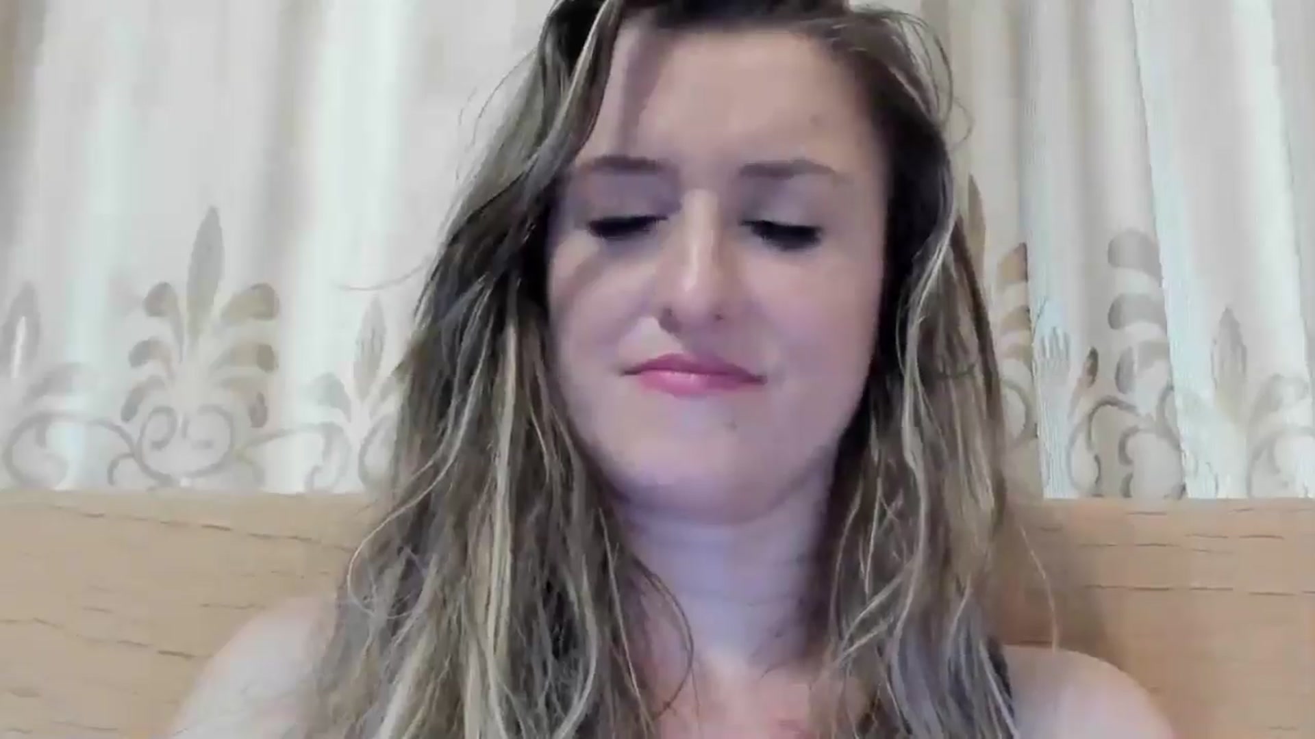 Gallery image thumbnail from BestDream's myfreecams stream on, 06/19/2024, 03:53 image 12 of 20