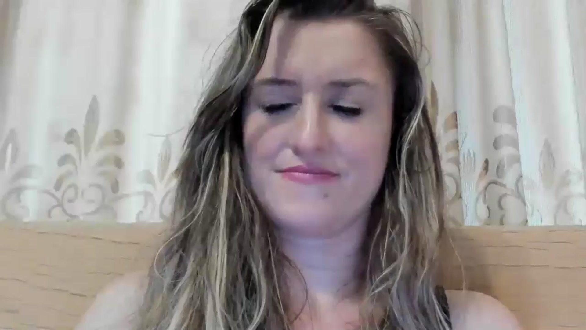 Gallery image thumbnail from BestDream's myfreecams stream on, 06/19/2024, 03:53 image 14 of 20