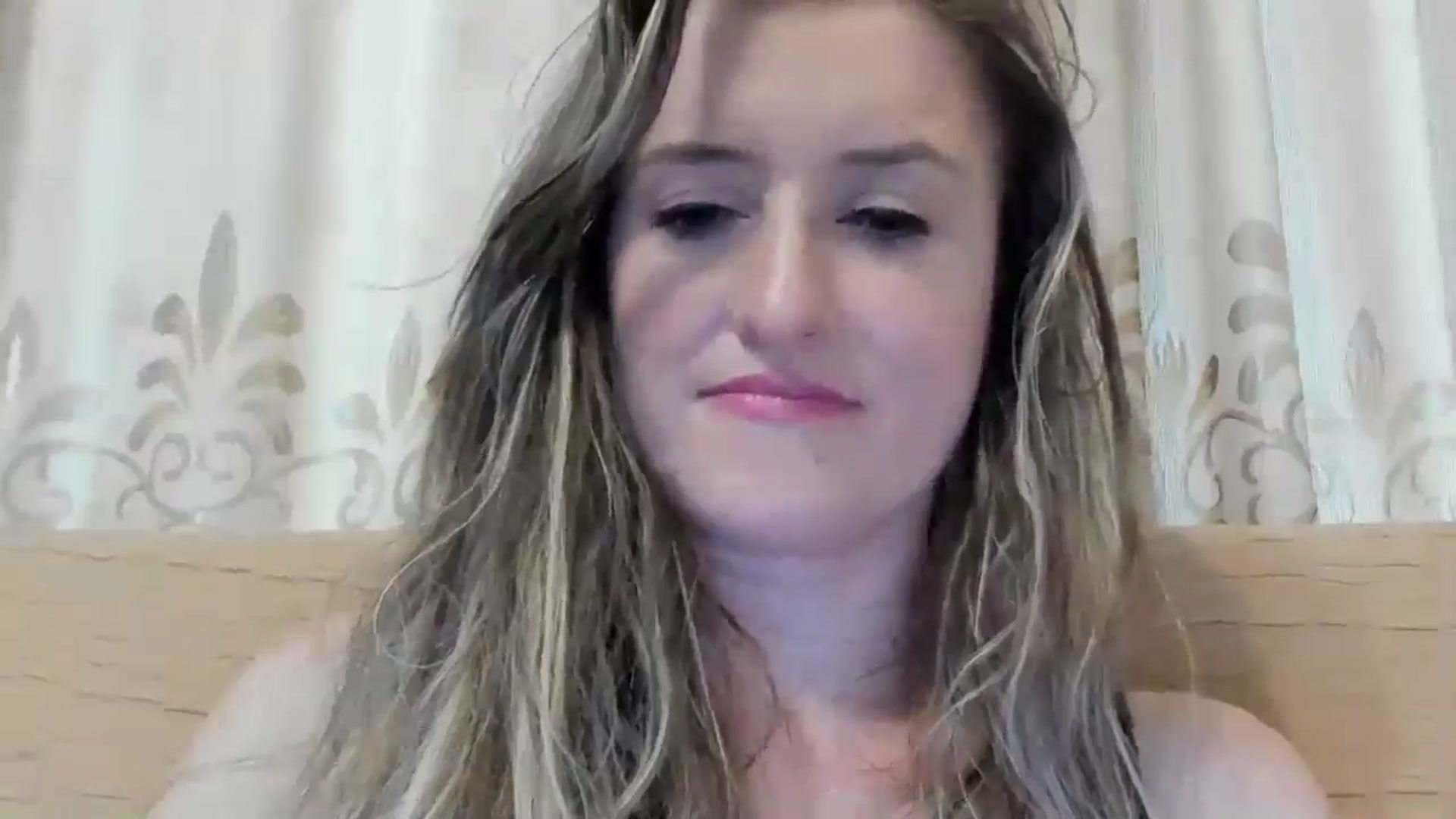 Gallery image thumbnail from BestDream's myfreecams stream on, 06/19/2024, 03:53 image 8 of 20