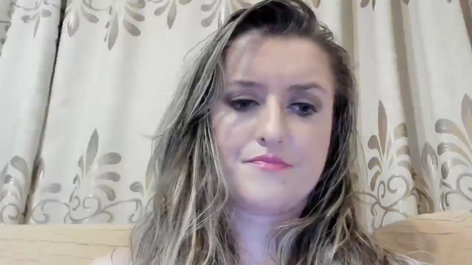 Gallery image thumbnail from BestDream's myfreecams stream on, 06/19/2024, 23:17 image 8 of 20