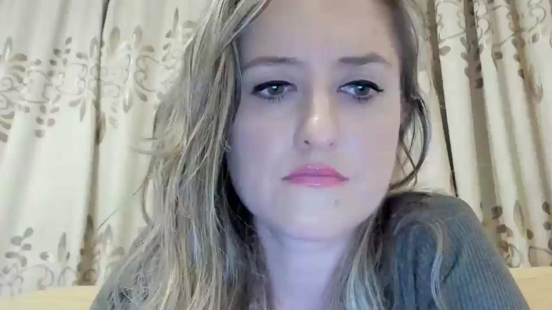 Gallery image thumbnail from BestDream's myfreecams stream on, 06/20/2024, 23:40 image 15 of 20