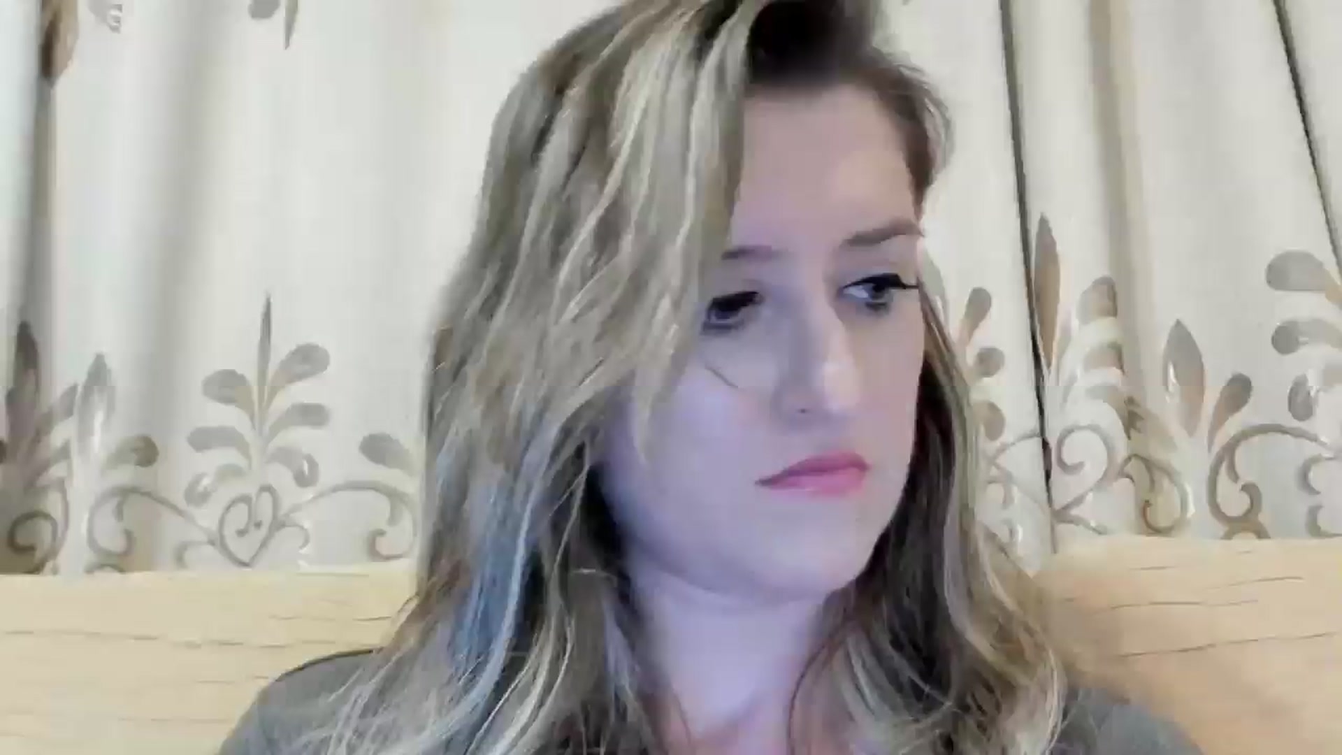 Gallery image thumbnail from BestDream's myfreecams stream on, 06/21/2024, 24:32 image 7 of 20