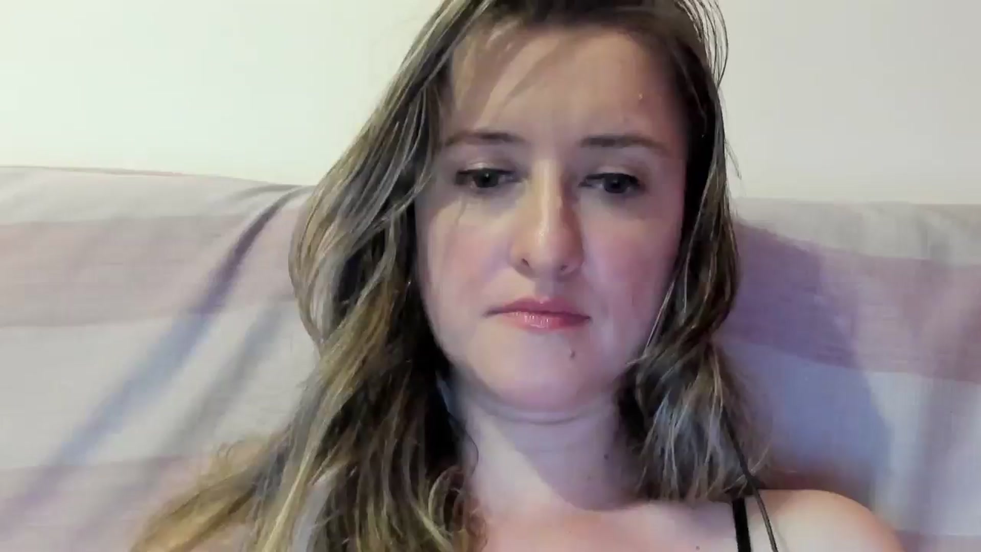 Gallery image thumbnail from BestDream's myfreecams stream on, 07/04/2024, 23:06 image 4 of 20