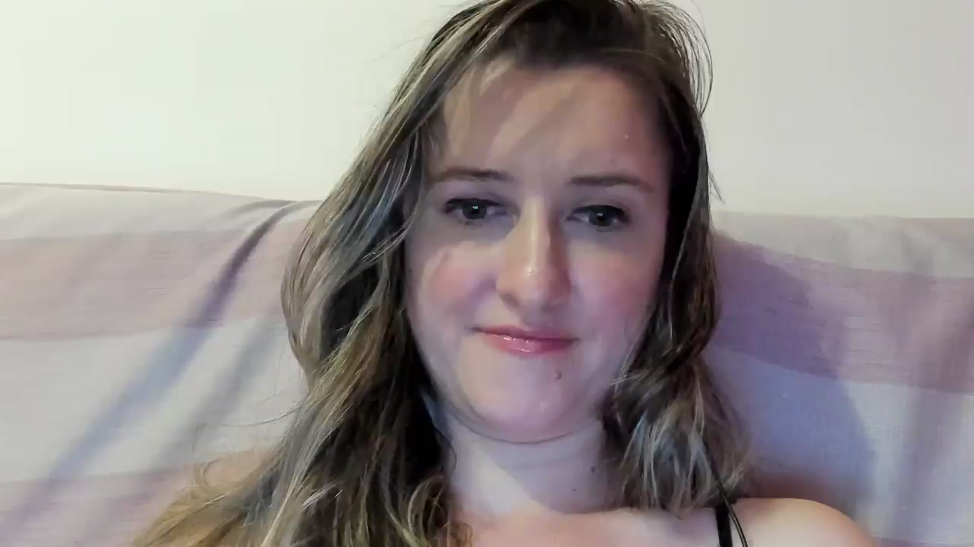 Gallery image thumbnail from BestDream's myfreecams stream on, 07/04/2024, 23:06 image 11 of 20