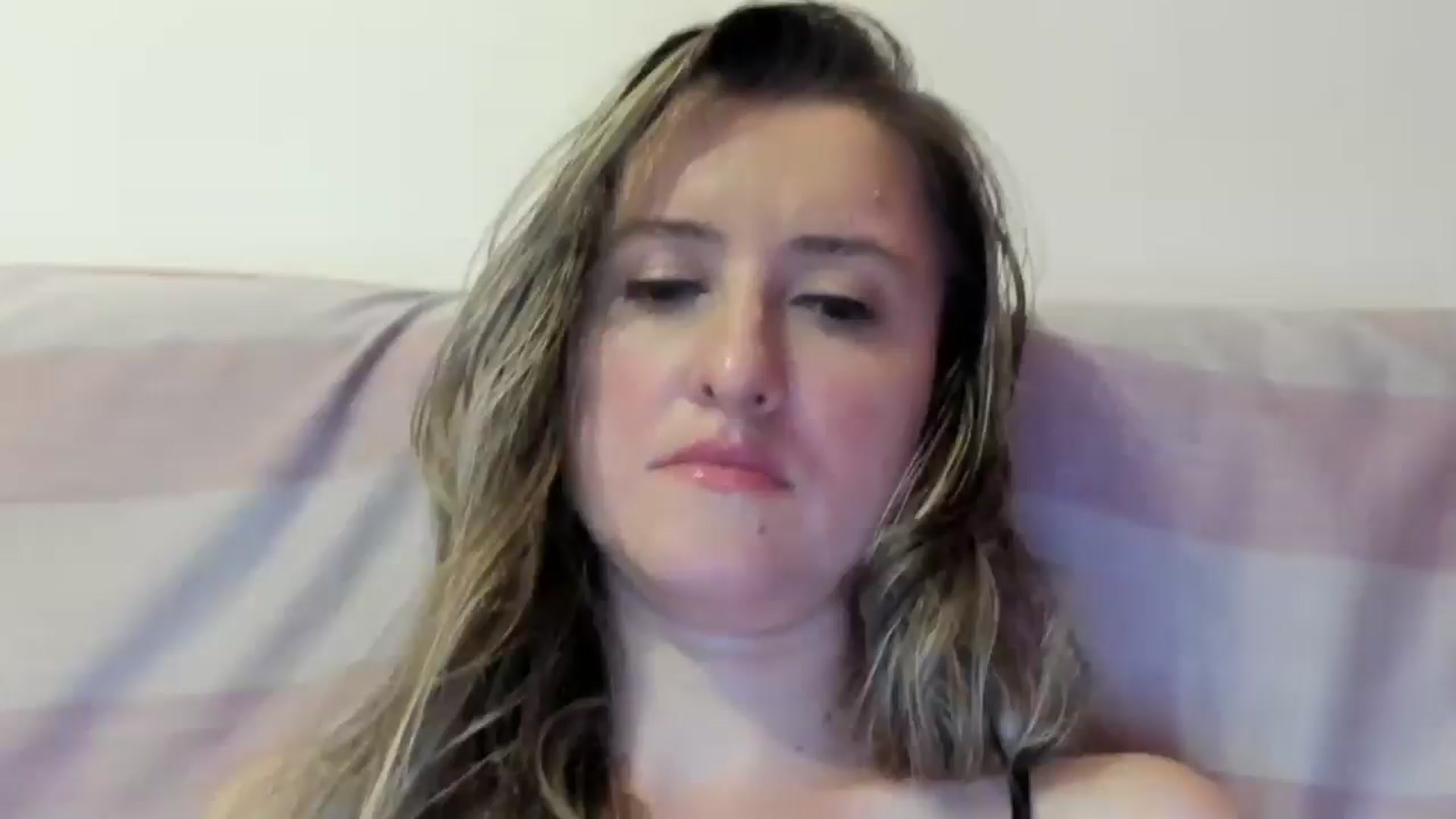 Gallery image thumbnail from BestDream's myfreecams stream on, 07/04/2024, 23:34 image 6 of 20