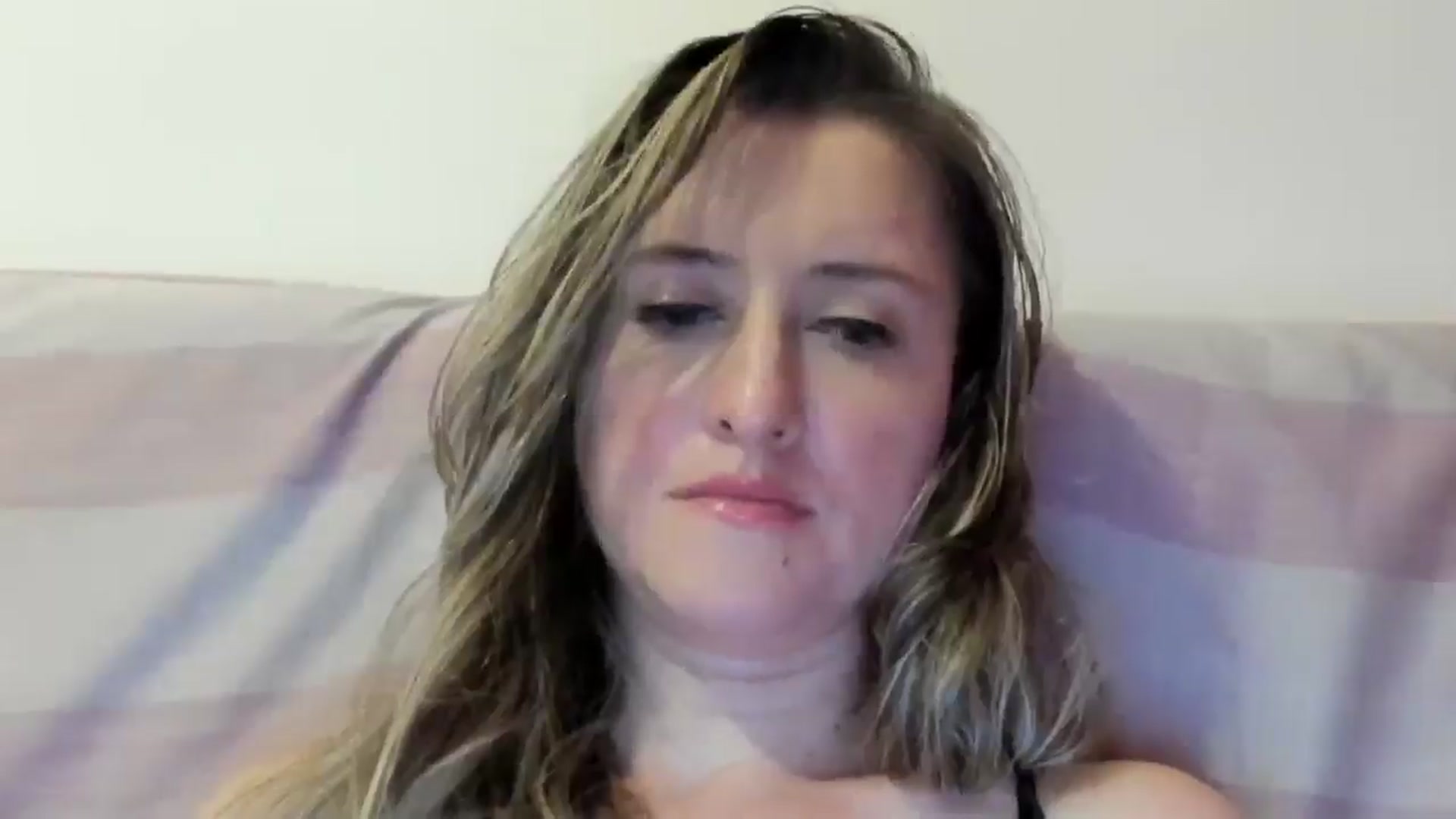 Gallery image thumbnail from BestDream's myfreecams stream on, 07/04/2024, 23:34 image 14 of 20