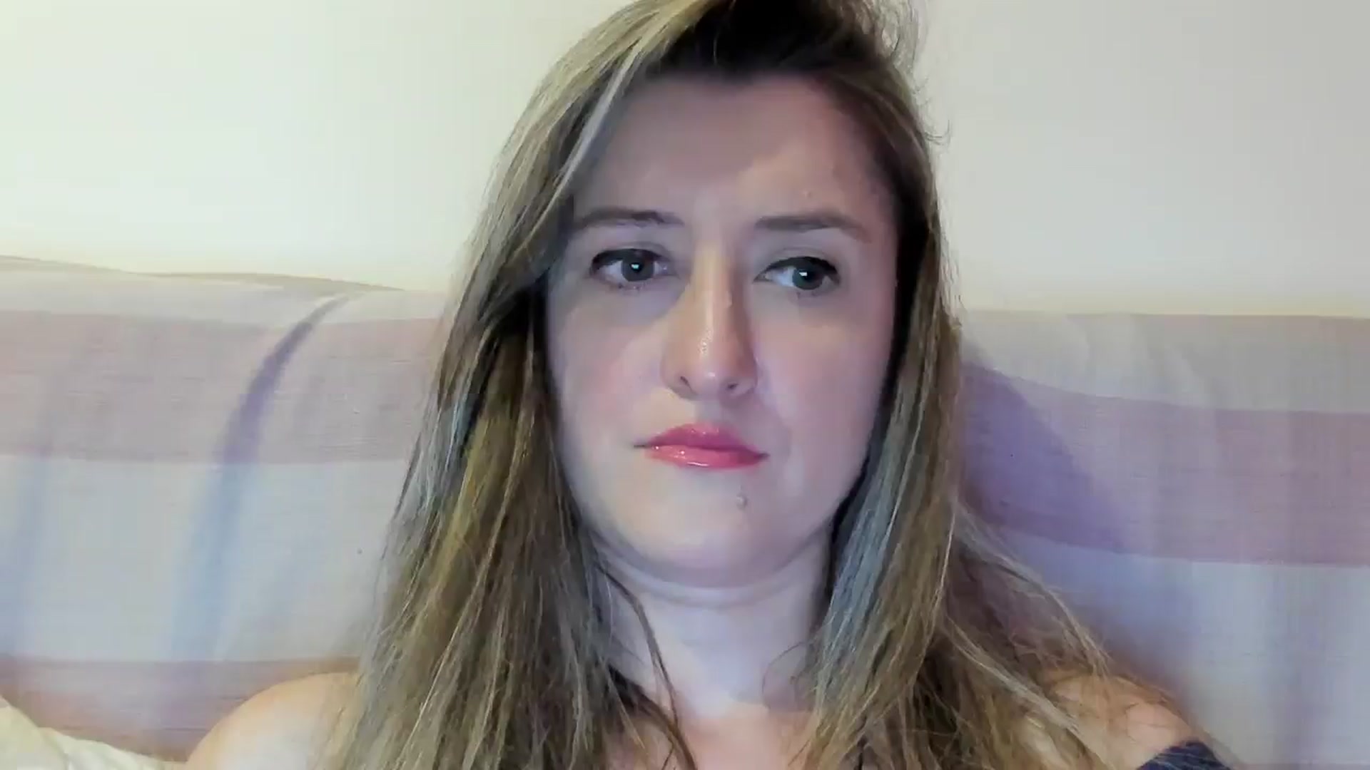 Gallery image thumbnail from BestDream's myfreecams stream on, 07/05/2024, 22:44 image 6 of 20