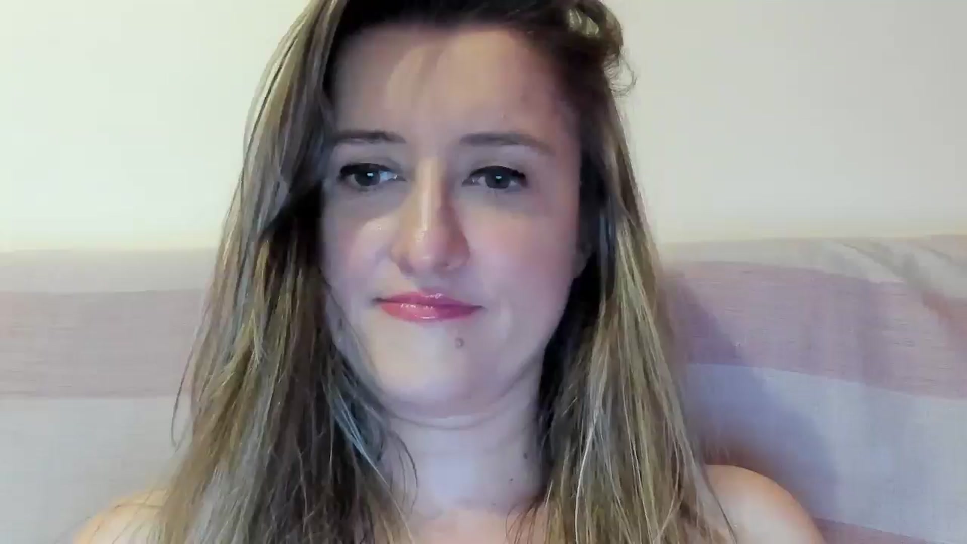 Gallery image thumbnail from BestDream's myfreecams stream on, 07/05/2024, 23:50 image 17 of 20