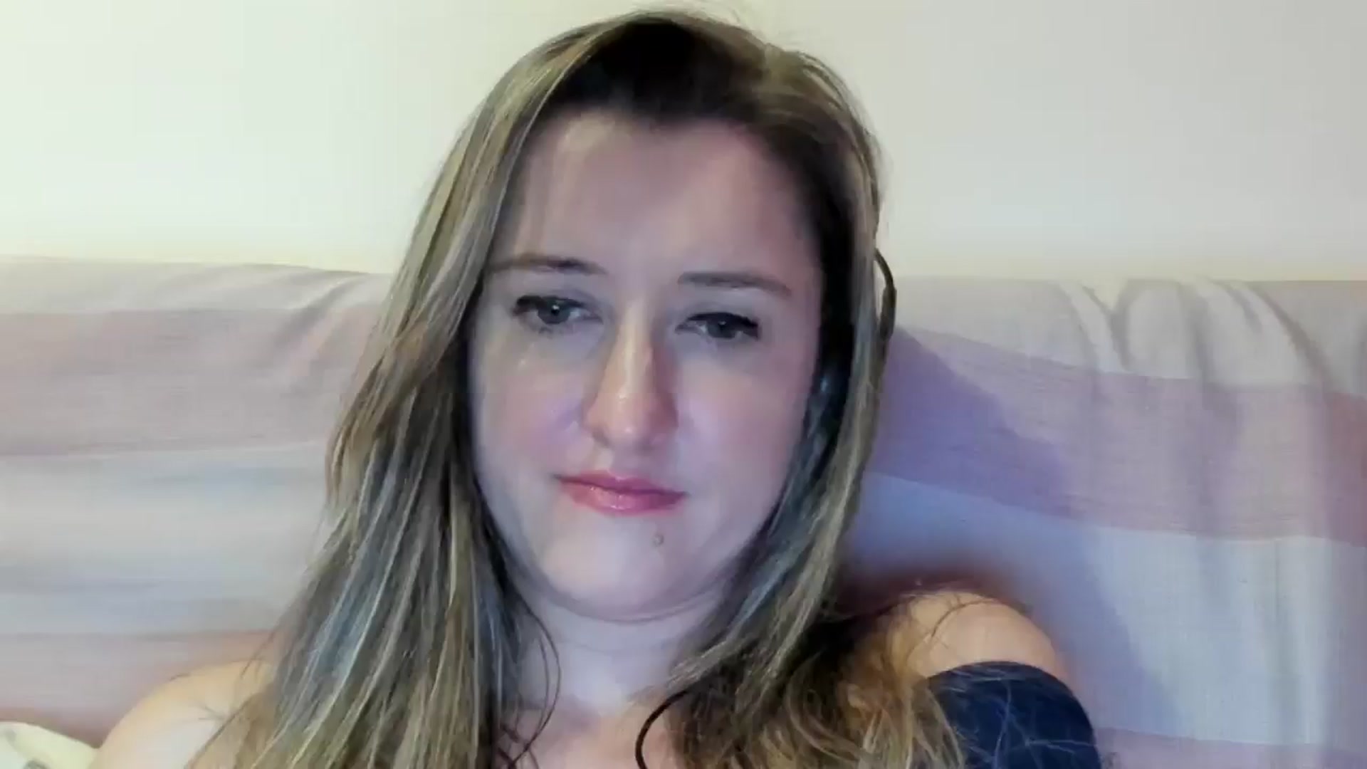 Gallery image thumbnail from BestDream's myfreecams stream on, 07/06/2024, 01:38 image 12 of 20