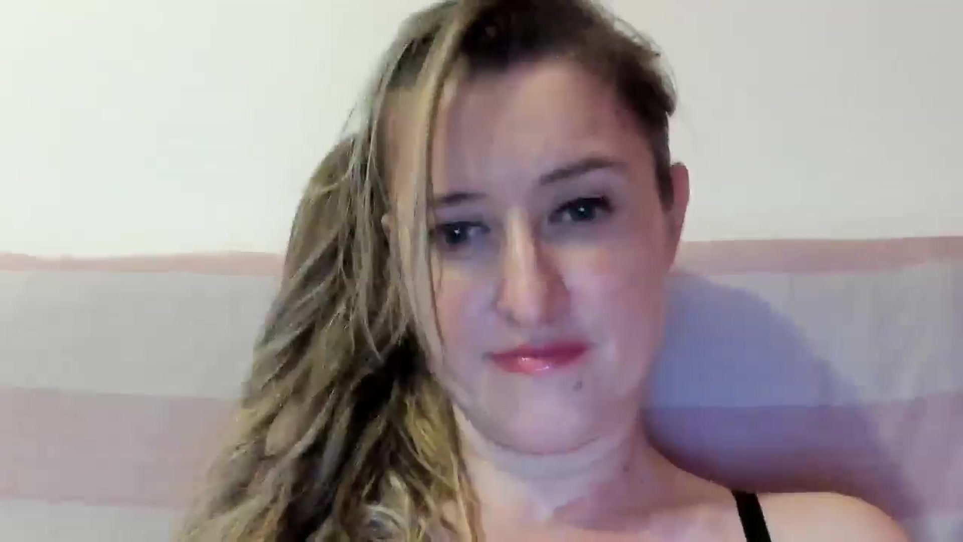 Gallery image thumbnail from BestDream's myfreecams stream on, 07/06/2024, 21:14 image 2 of 20