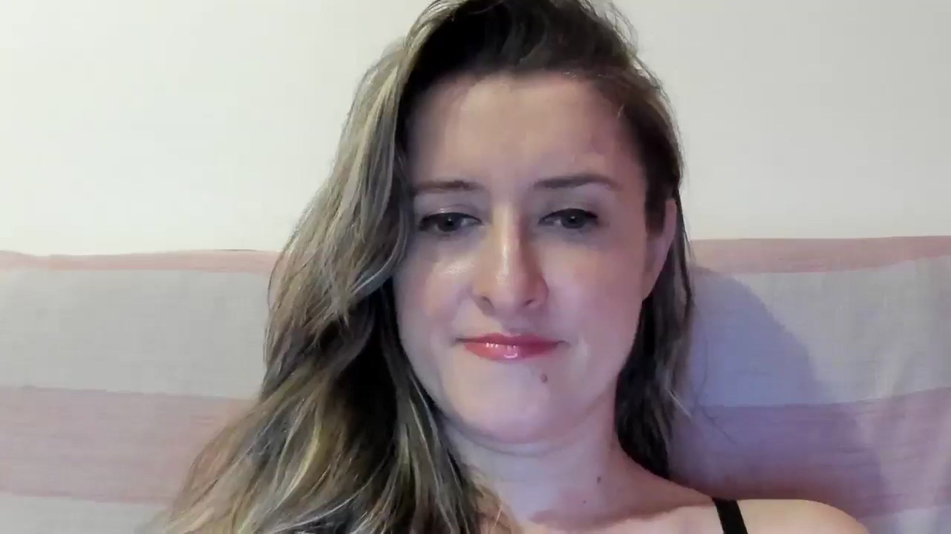 Gallery image thumbnail from BestDream's myfreecams stream on, 07/06/2024, 21:14 image 6 of 20