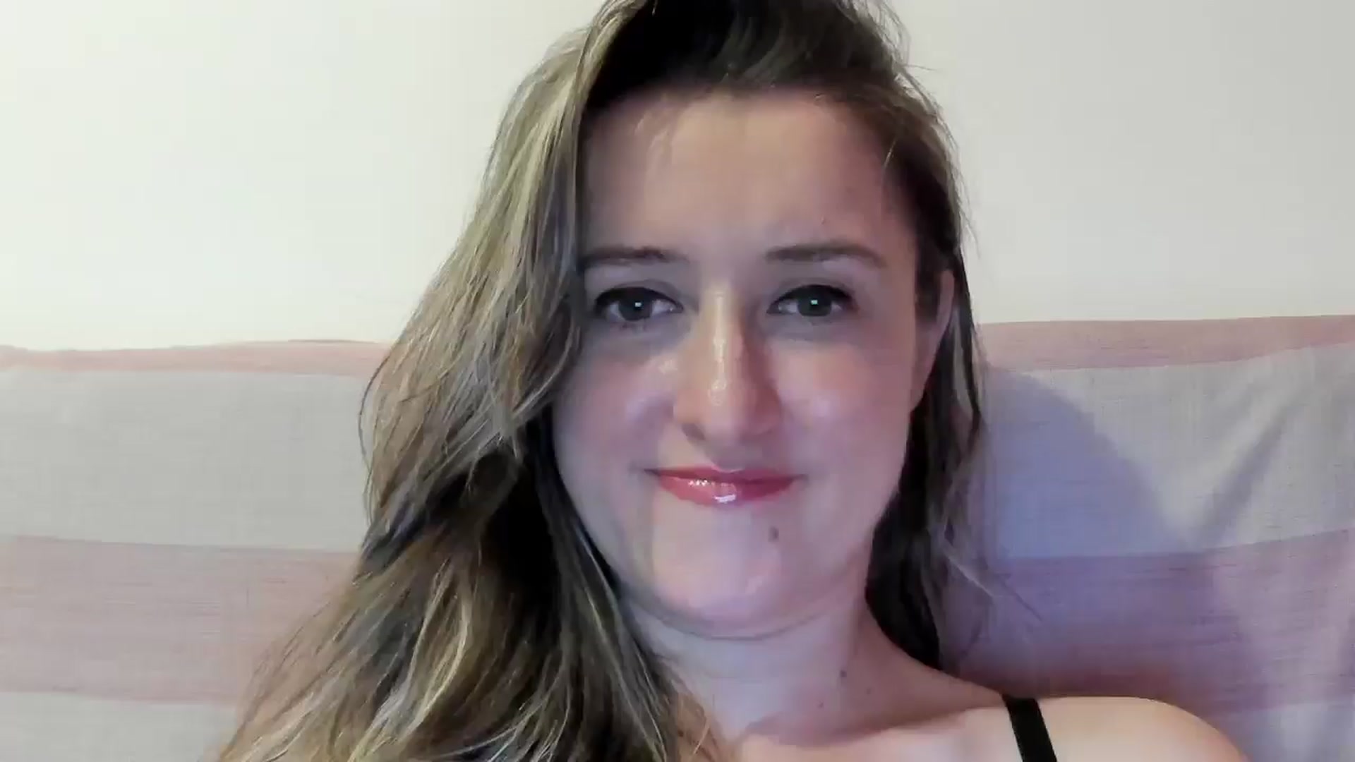 Gallery image thumbnail from BestDream's myfreecams stream on, 07/06/2024, 21:14 image 9 of 20