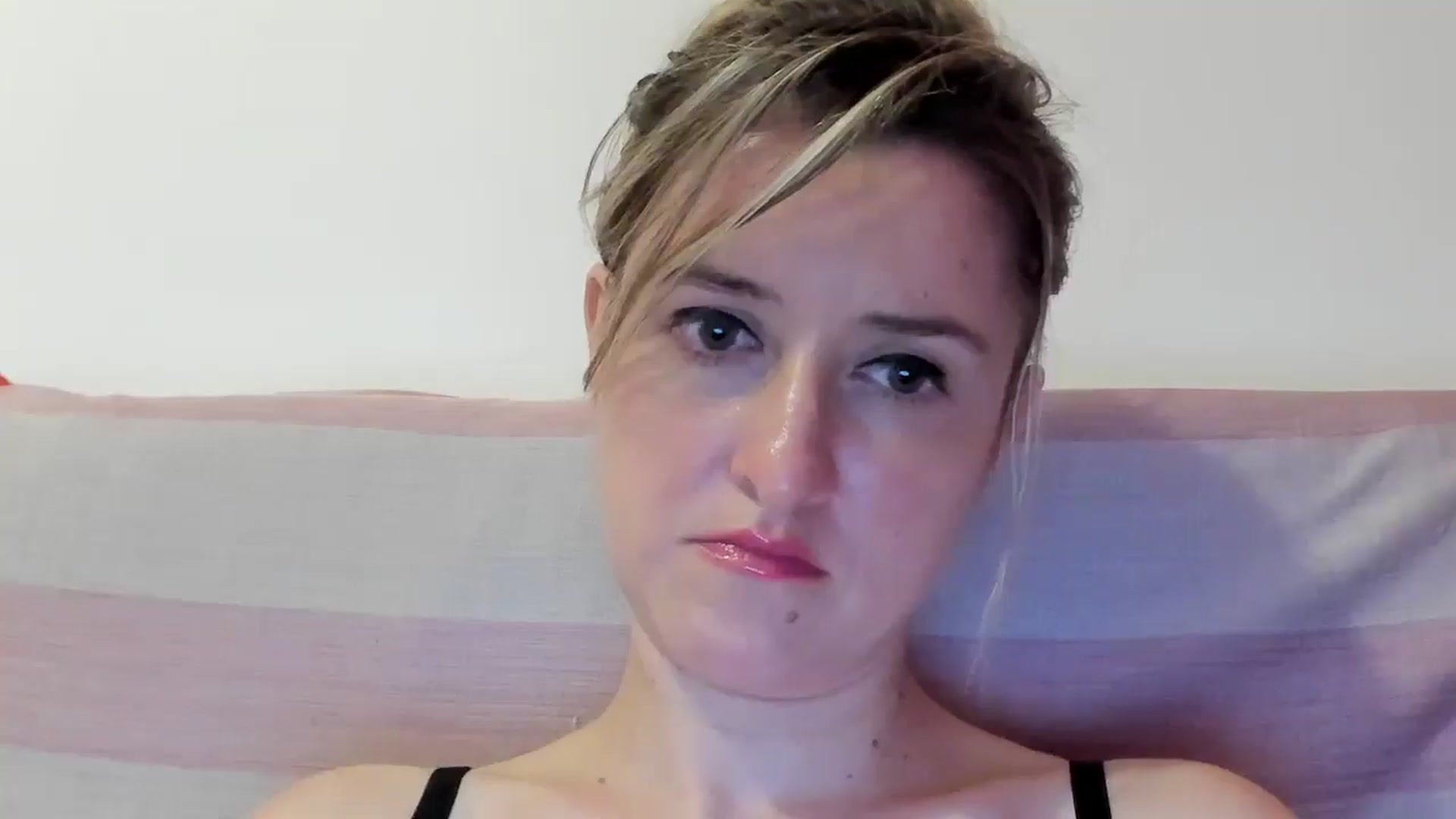Gallery image thumbnail from BestDream's myfreecams stream on, 07/06/2024, 22:09 image 17 of 20