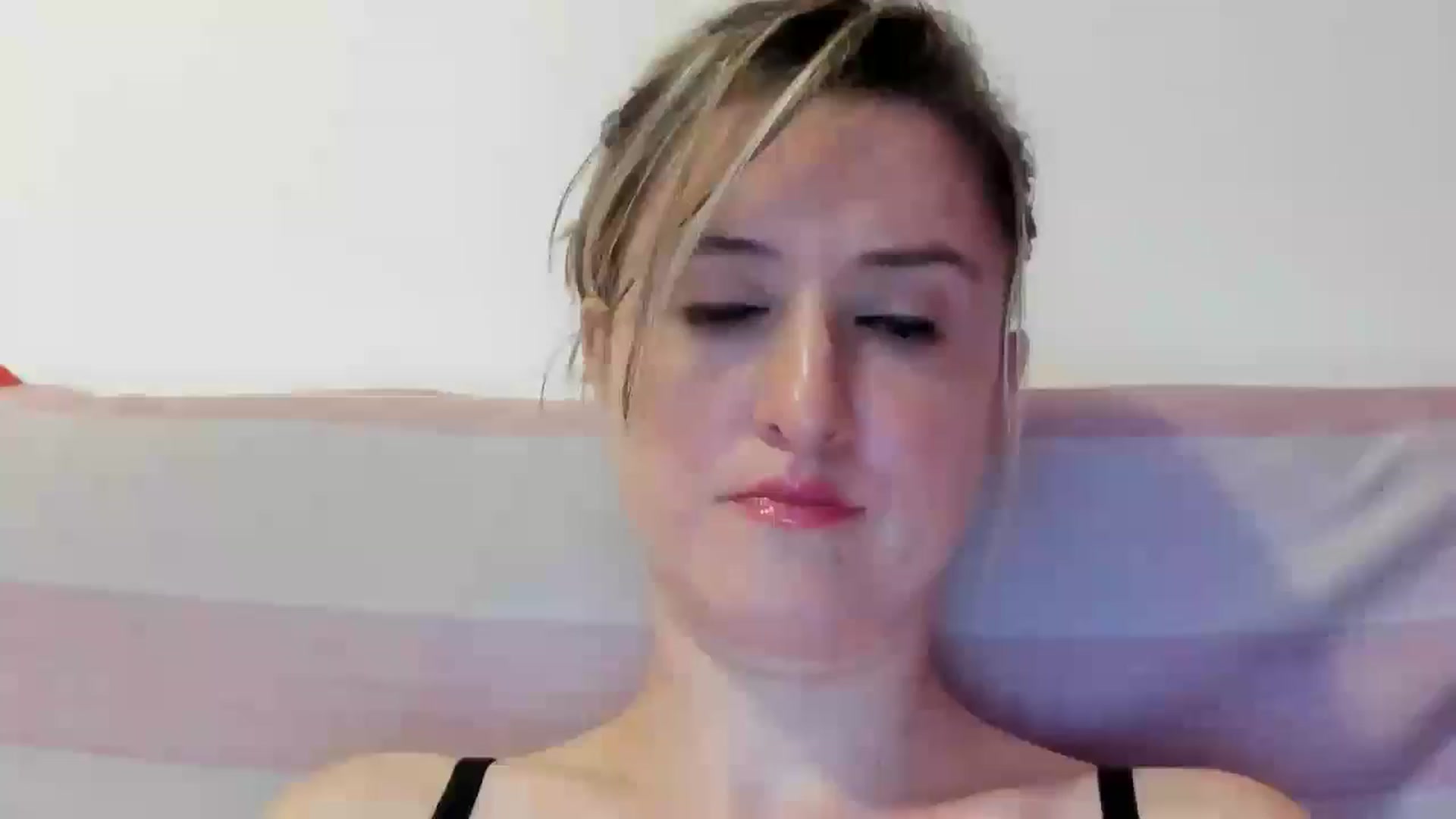 Gallery image thumbnail from BestDream's myfreecams stream on, 07/06/2024, 22:09 image 6 of 20