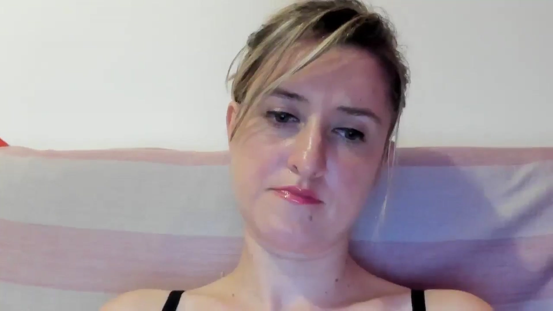Gallery image thumbnail from BestDream's myfreecams stream on, 07/06/2024, 22:09 image 18 of 20