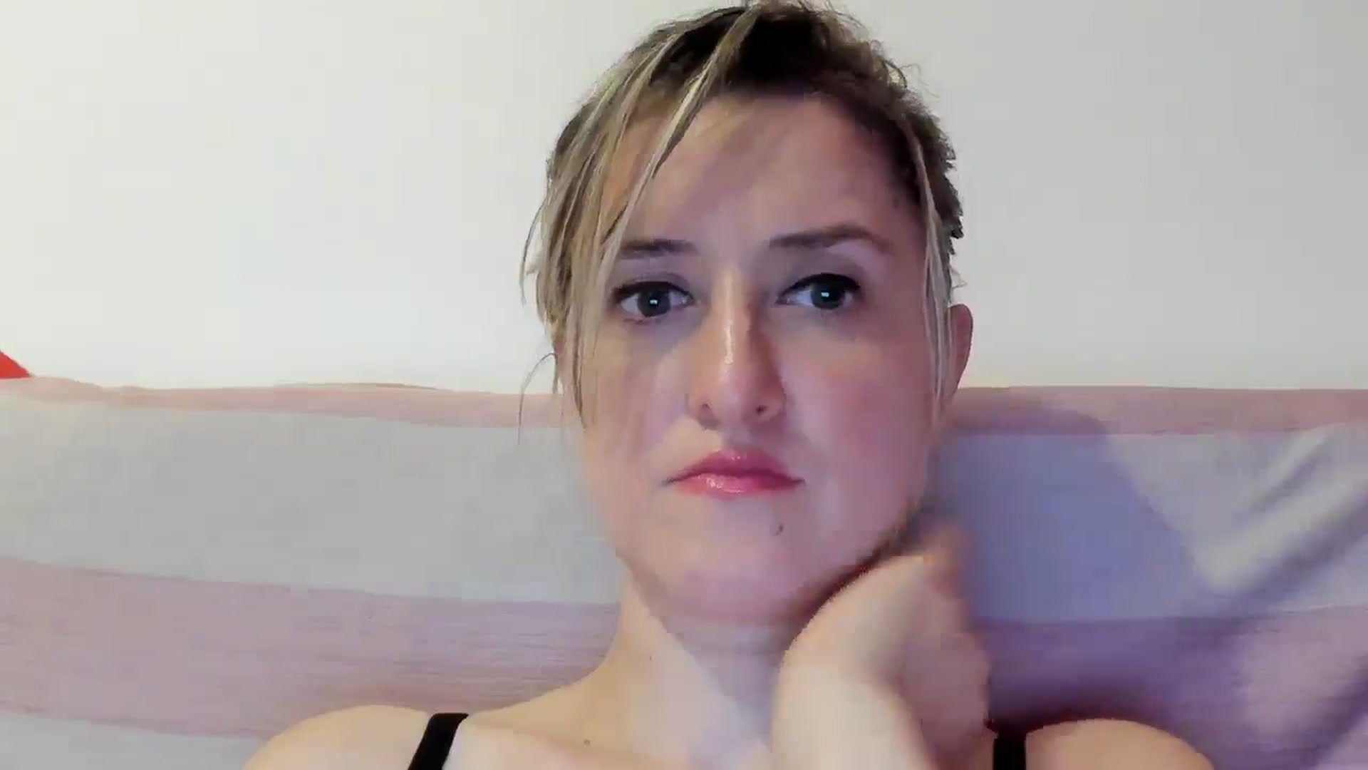 Gallery image thumbnail from BestDream's myfreecams stream on, 07/06/2024, 22:09 image 10 of 20