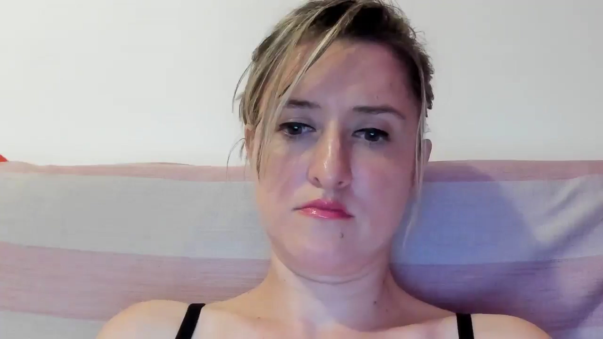Gallery image thumbnail from BestDream's myfreecams stream on, 07/06/2024, 22:09 image 8 of 20
