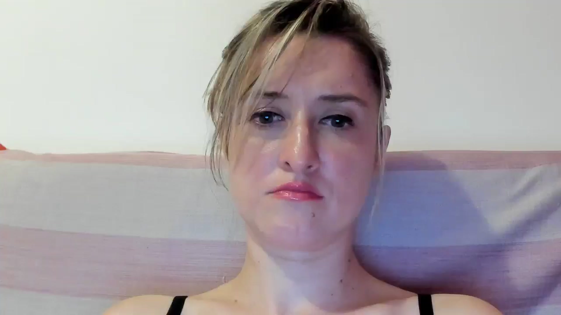 Gallery image thumbnail from BestDream's myfreecams stream on, 07/06/2024, 22:09 image 1 of 20