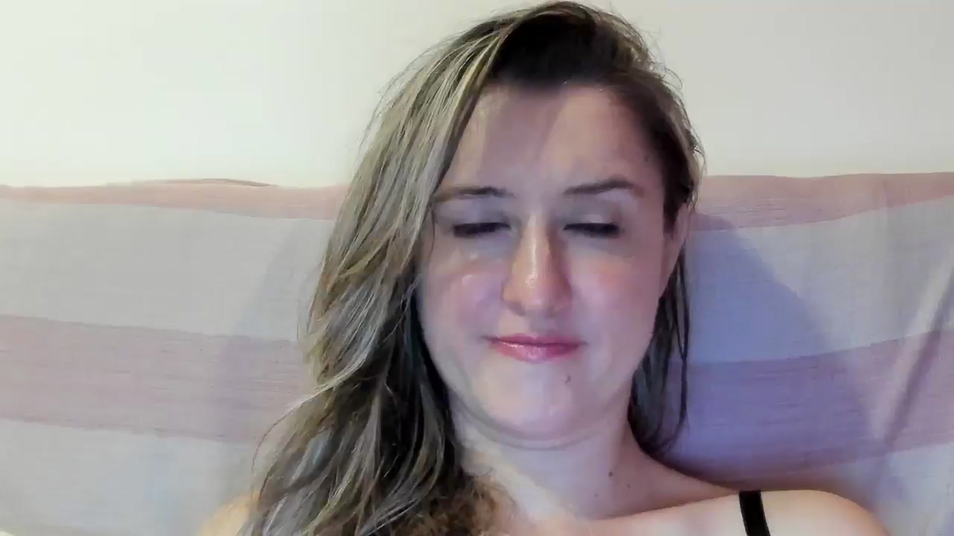 Gallery image thumbnail from BestDream's myfreecams stream on, 07/06/2024, 23:26 image 15 of 20