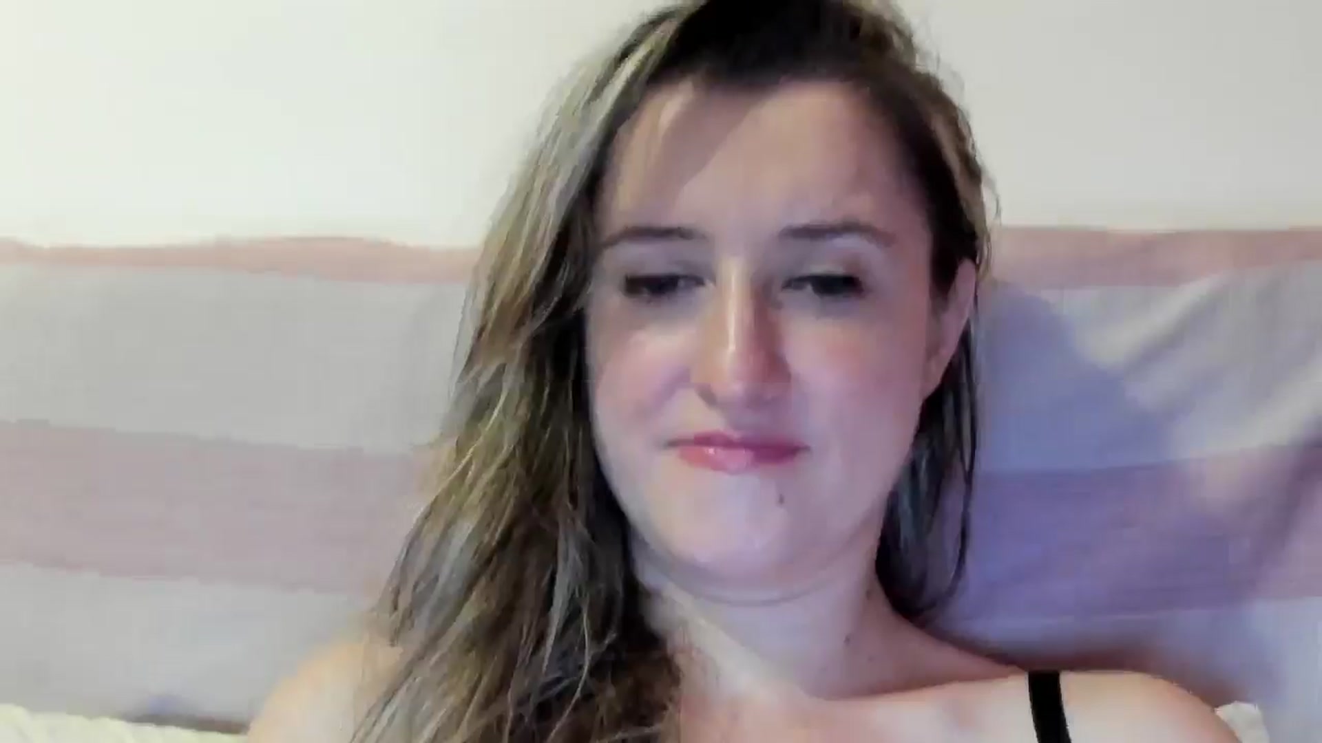Gallery image thumbnail from BestDream's myfreecams stream on, 07/06/2024, 23:26 image 17 of 20